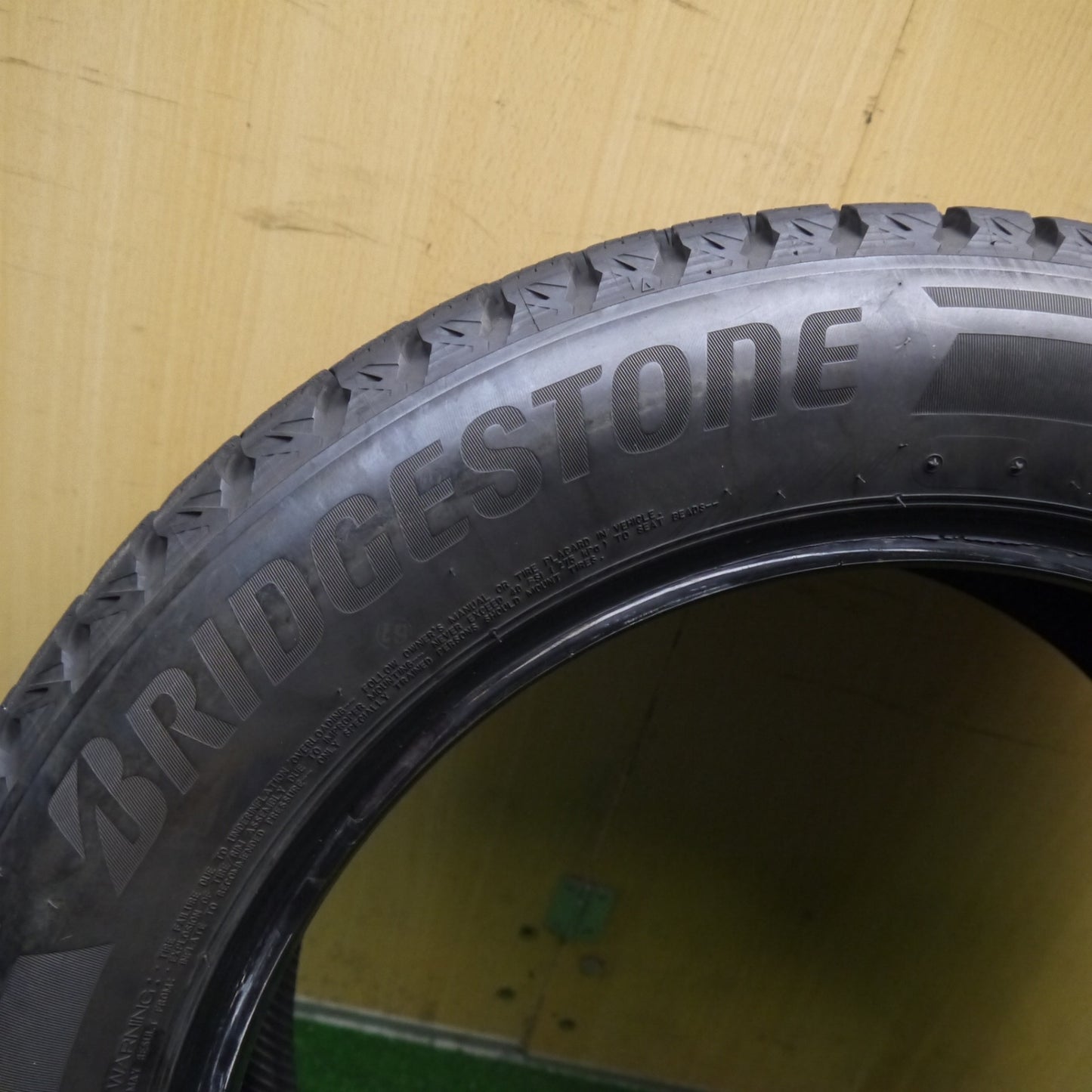 バリ溝！23年！9分！1本★スタッドレス 235/55R18 ブリヂストン ブリザック DM-V3 タイヤ 18インチ ハリアー RAV4 ヴァンガード 等★6010903Hスタ