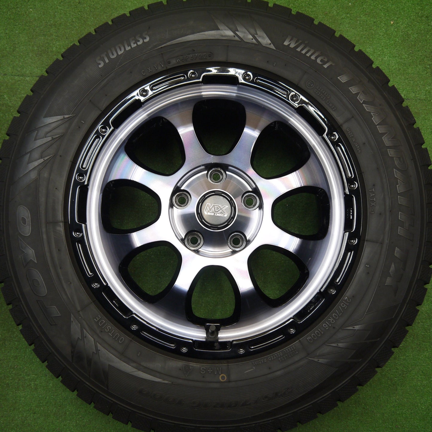 バリ溝！22年！キレイ！9.5分以上★スタッドレス 215/70R16 トーヨー ウインター トランパス TX MX MAD CROSS マッドクロス 16インチ PCD114.3/5H★5121004Hス