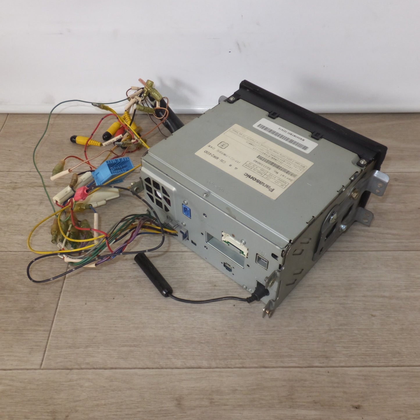 [送料無料] 現状品★パナソニック Panasonic SDカーナビゲーション Strada CN-MW240D★