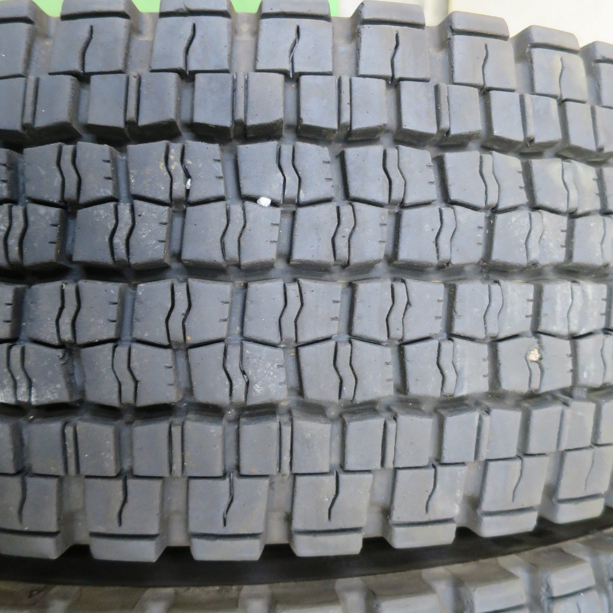 2本価格！23年◎トラック タイヤ 225/80R17.5 123/122L スタッドレス ダンロップ デクテス SP001 17.5インチ◎6101403NGスタ