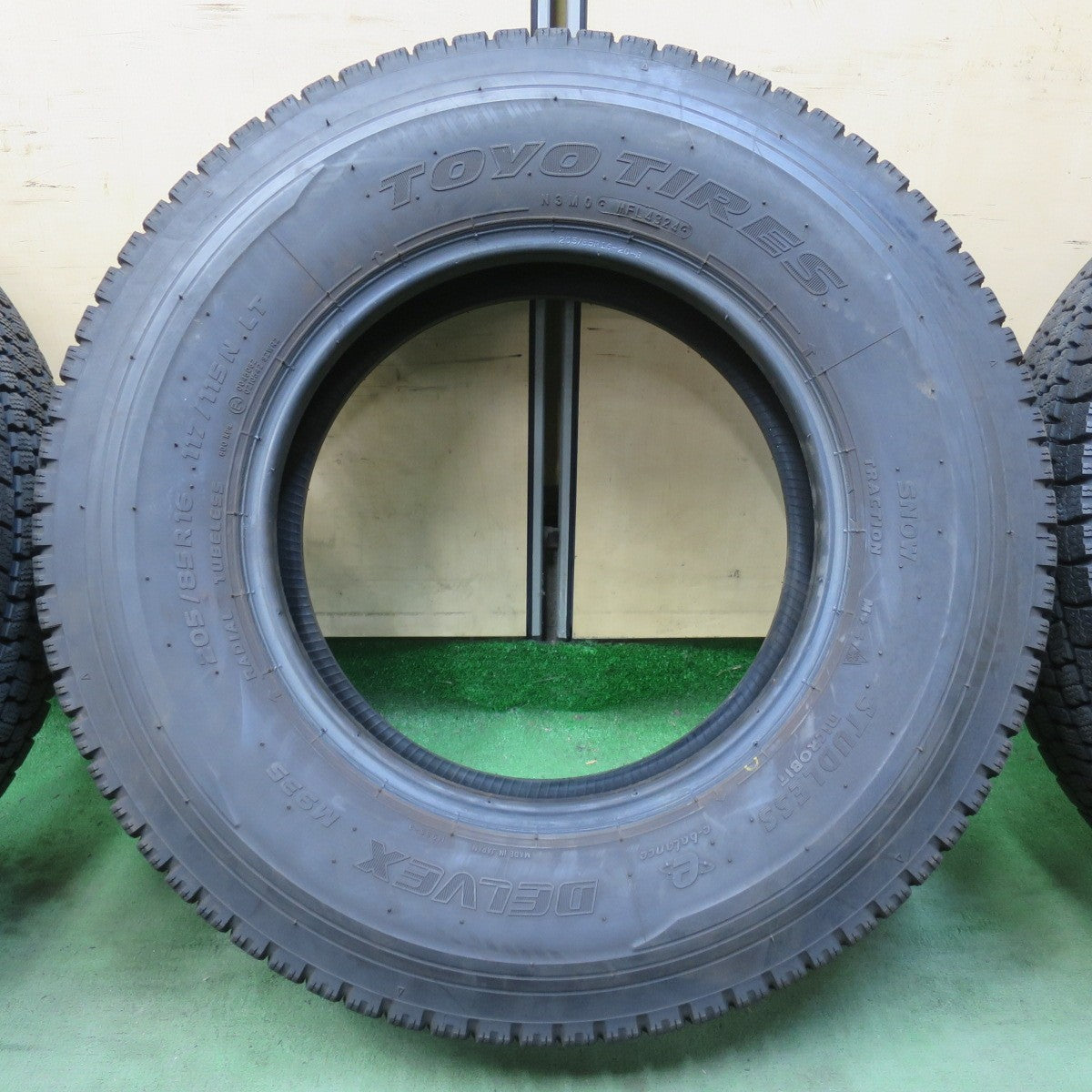 バリ溝！24年！9分！6本★トラック タイヤ 205/85R16 117/115N スタッドレス トーヨー デルベックス M935 DELVEX 16インチ★6032401イスタ