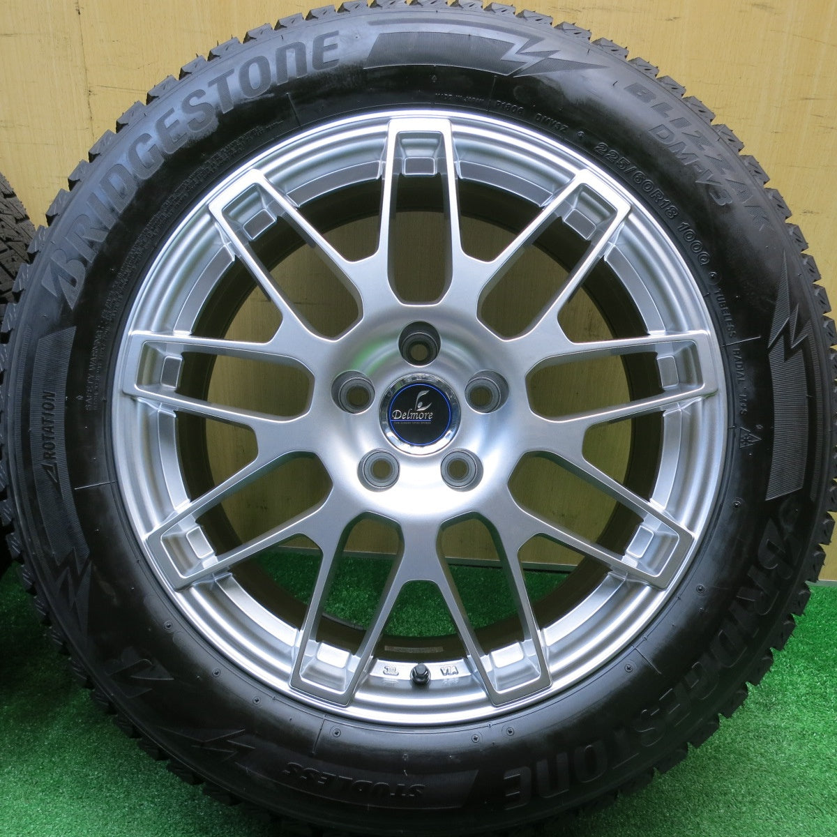 ほぼ未使用！センサー付！23年！キレイ★レクサス NX 225/60R18 スタッドレス ブリヂストン ブリザック DM-V3 Delmore デルモア 18インチ PCD114.3/5H★5111303HAス