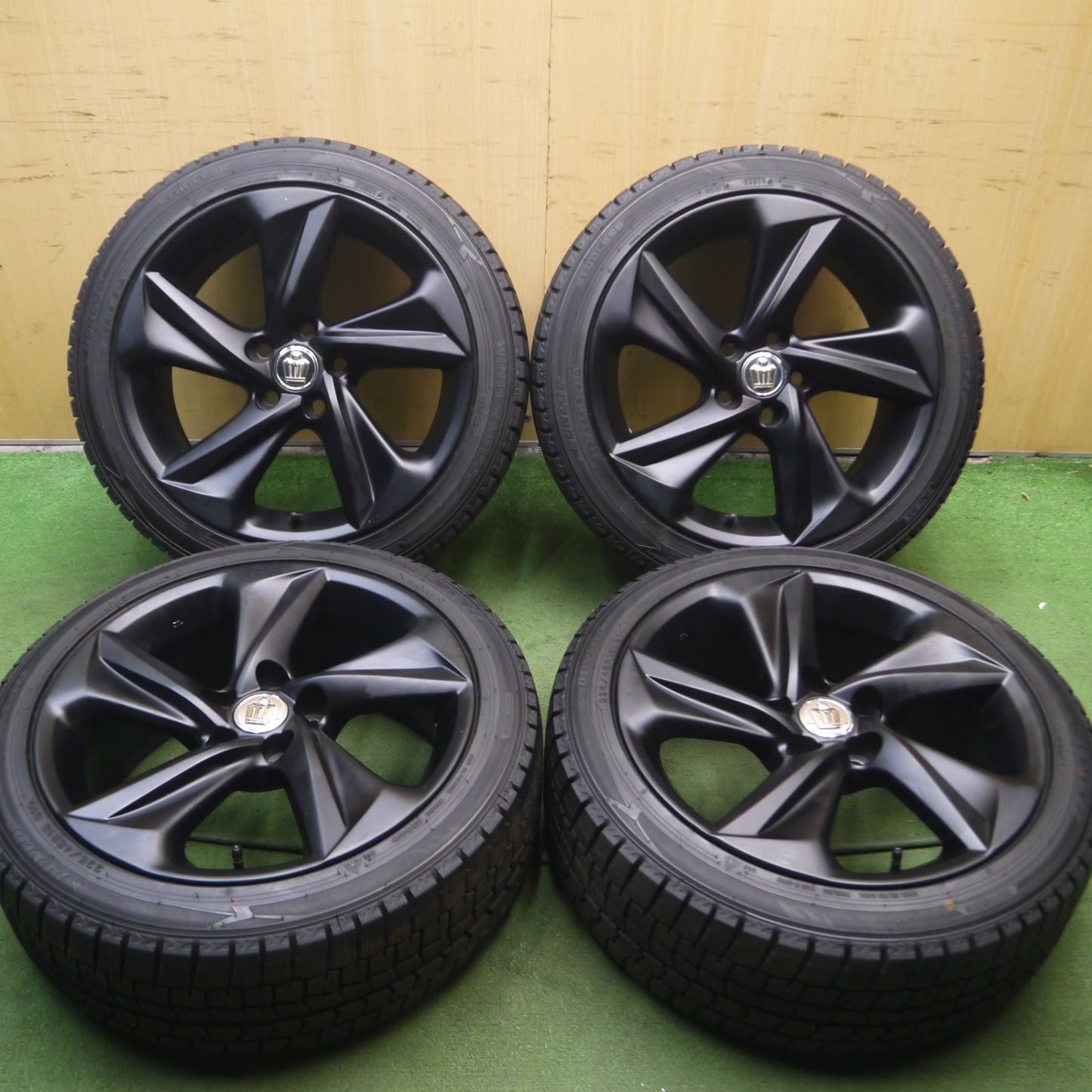 *送料無料* バリ溝！9.5分★トヨタ 220系 クラウン RS 純正 225/45R18 スタッドレス ダンロップ ウインターマックス WM02 PCD114.3/5H★4061009Hス