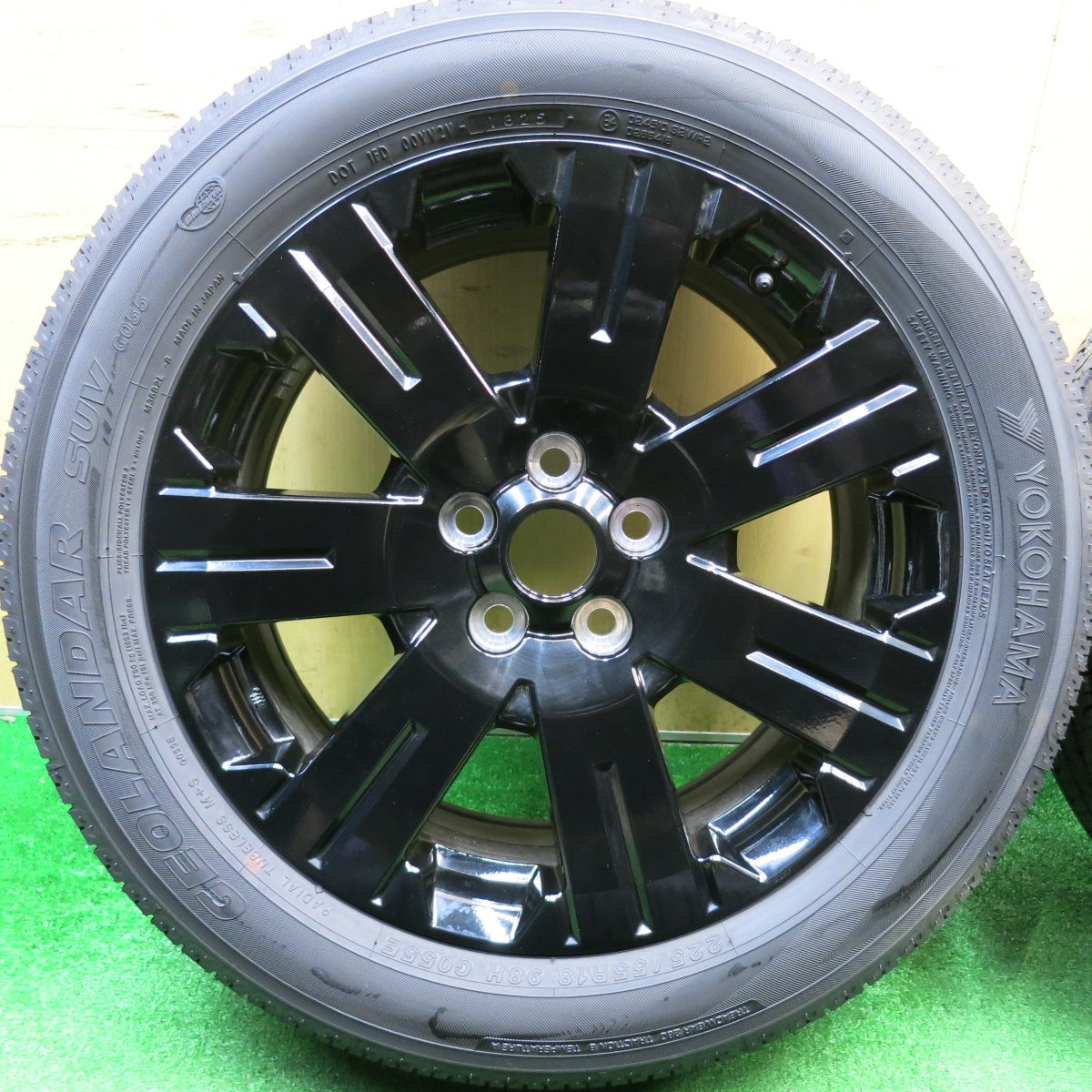 新車外し！25年★三菱 デリカ D:5 シャモニー 純正 225/55R18 ヨコハマ ジオランダー SUV G055 G055E 18インチ D5 PCD114.3/5H★6010306HAノ