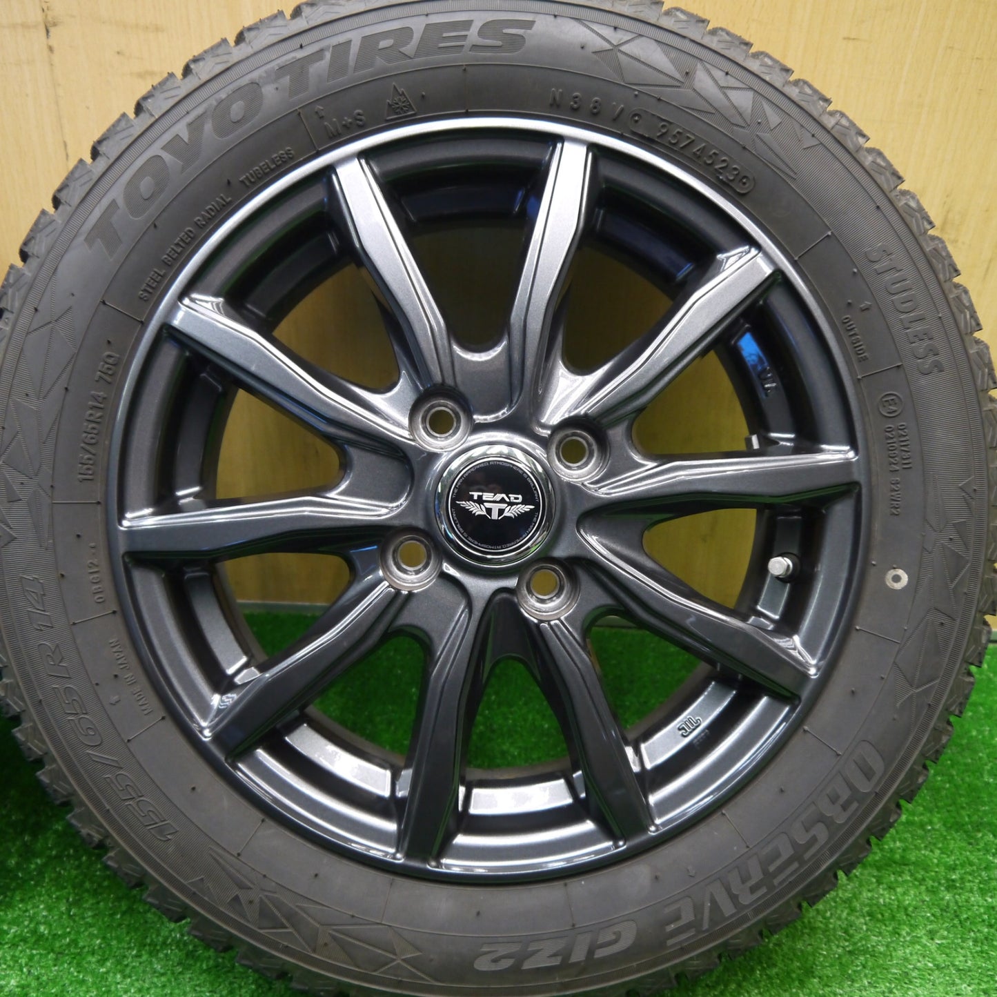 バリ溝！23年！キレイ！9.5分★スタッドレス 155/65R14 トーヨー オブザーブ GIZ2 TEAD テッド 14インチ PCD100/4H★5101501Hス