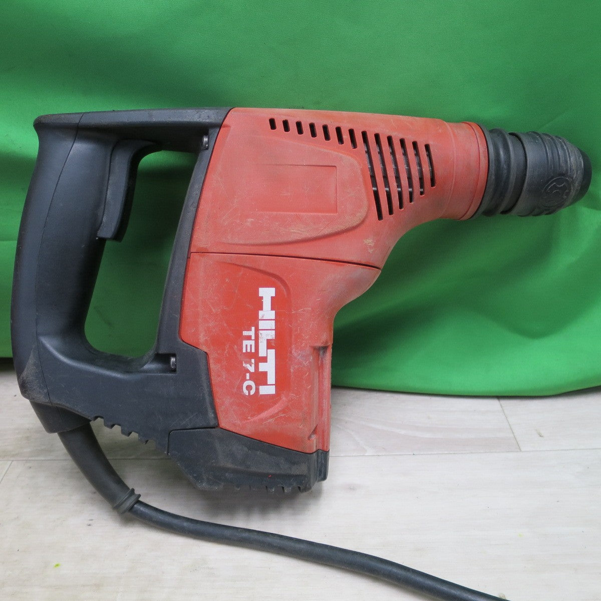 [送料無料] キレイ！付属品付き☆ヒルティ HILTI ロータリー ハンマー ドリル TE 7-C & 集じんシステム TE DRS-M セット ビット ケース付き 穴あけ はつり 電動 工具☆