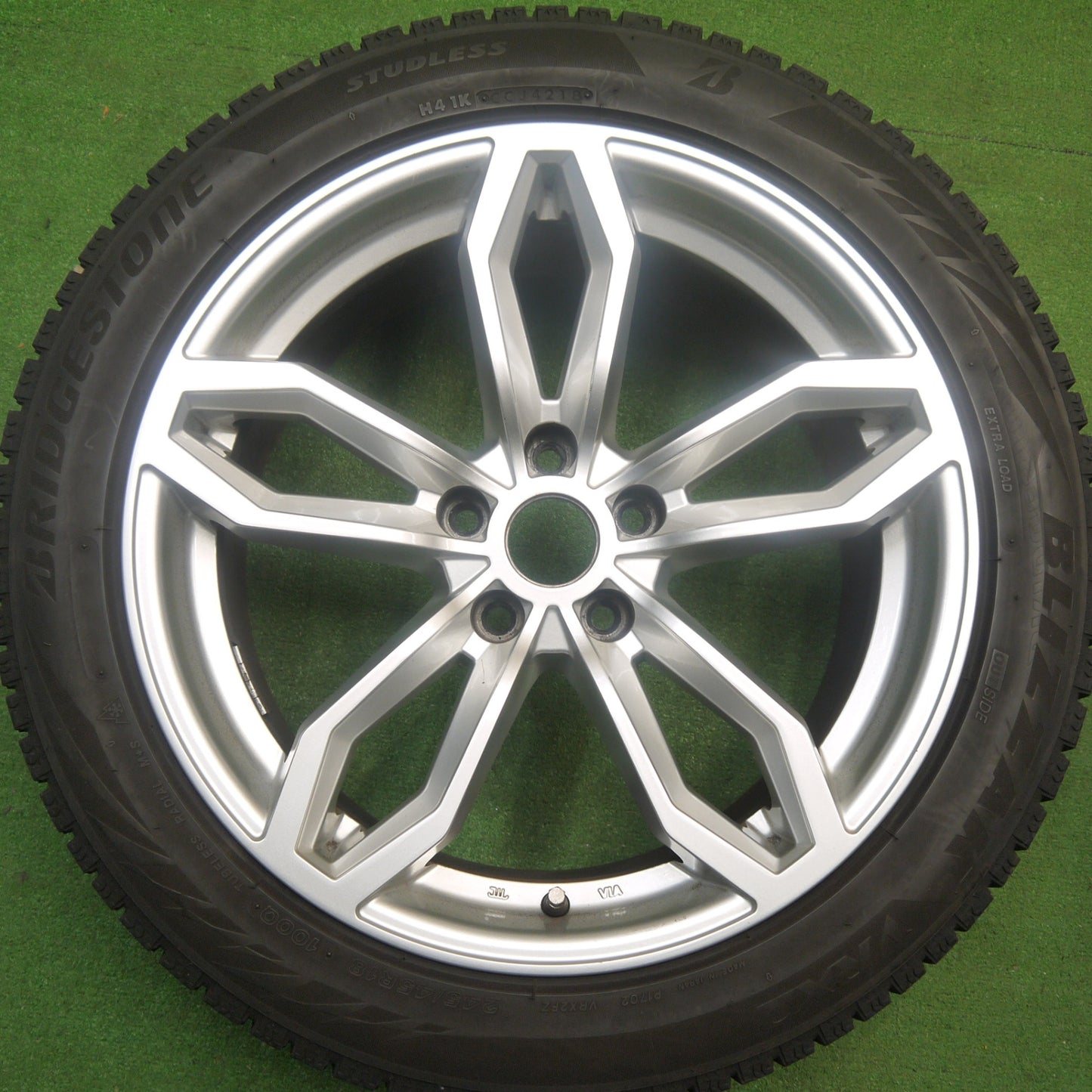 キレイ★BMW 等 AGA Welt 245/45R18 スタッドレス ブリヂストン ブリザック VRX2 ヴェルト 18インチ PCD112/5H★5122404Hス