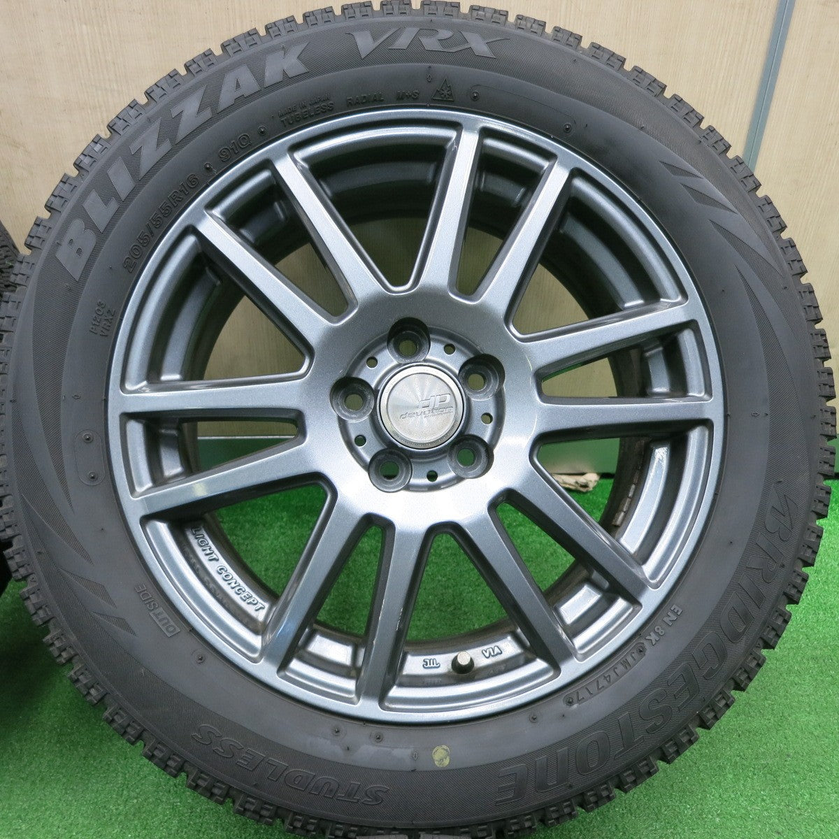 [送料無料] バリ溝！キレイ！8.5分★86 BRZ等 205/55R16 スタッドレス ブリヂストン ブリザック VRX dP devotion デボーション 共豊 16インチ PCD100/5H★4112504TNス