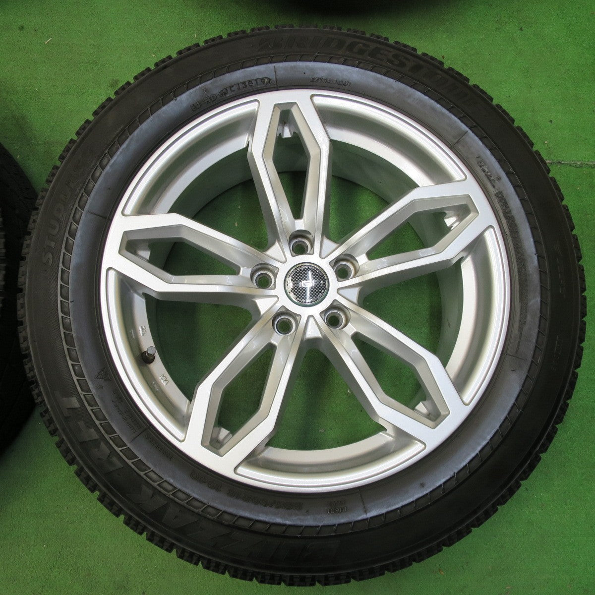 [送料無料] バリ溝！キレイ！8.5分★BMW 等 AGA Welt ヴェルト 225/60R18 スタッドレス ブリヂストン ブリザック RFT 18インチ PCD112/5H★4102201イス