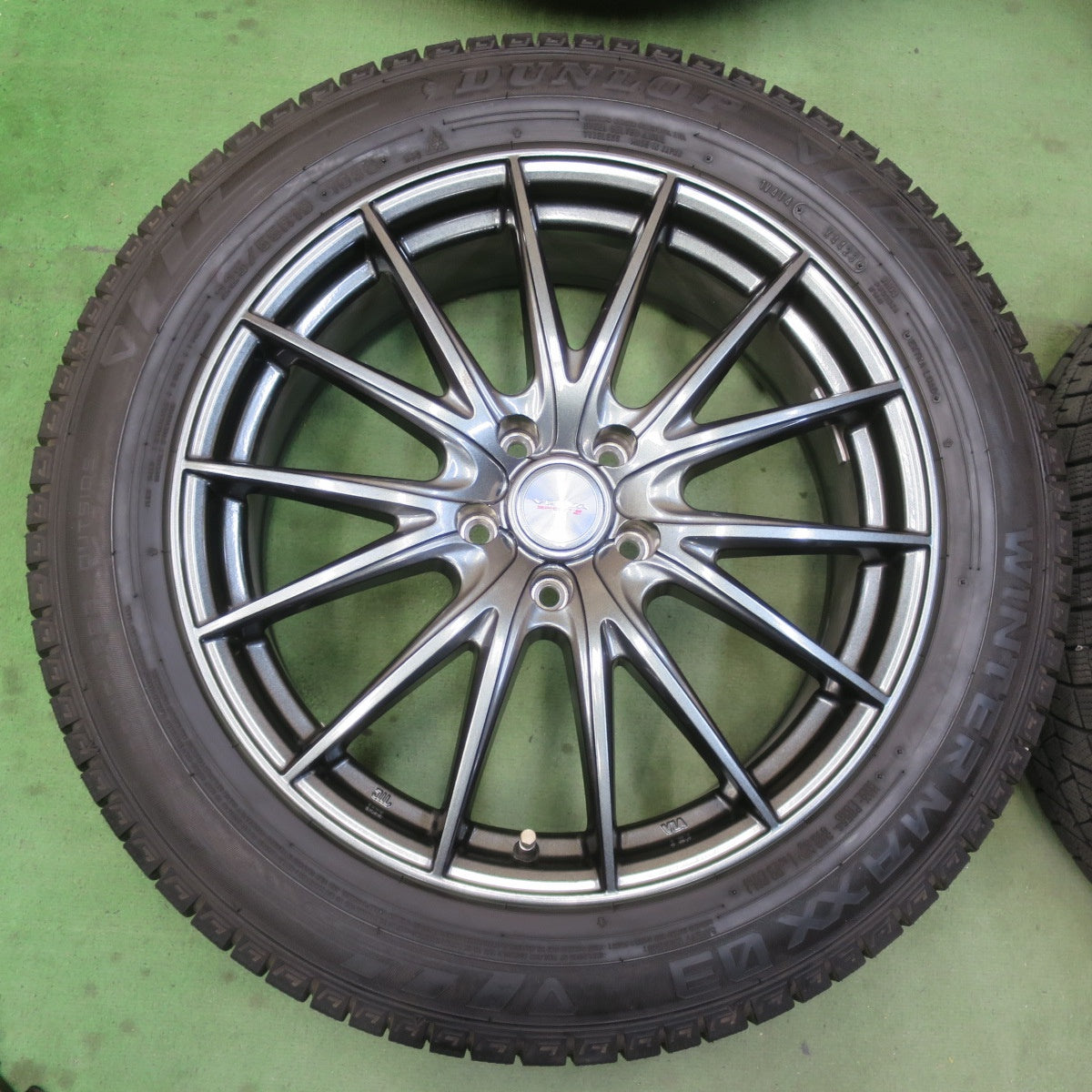 バリ溝！23年！キレイ！9.5分★スタッドレス 225/55R19 ダンロップ ウインターマックス 03 VELVA SPORTZ ヴェルヴァ 19インチ PCD114.3/5H★6040607イス