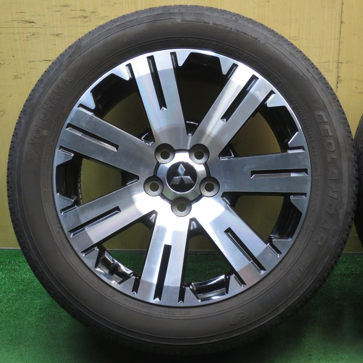 4本価格！22年★三菱 デリカ D:5 純正 225/55R18 ヨコハマ ジオランダー SUV 18インチ D5 PCD114.3/5H★5072403NJノ