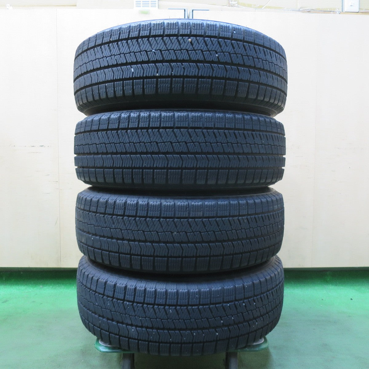 バリ溝！23年！キレイ！9分★スタッドレス 195/65R15 ブリヂストン ブリザック VRX2 社外 アルミ 15インチ PCD114.3/5H★5112809イス