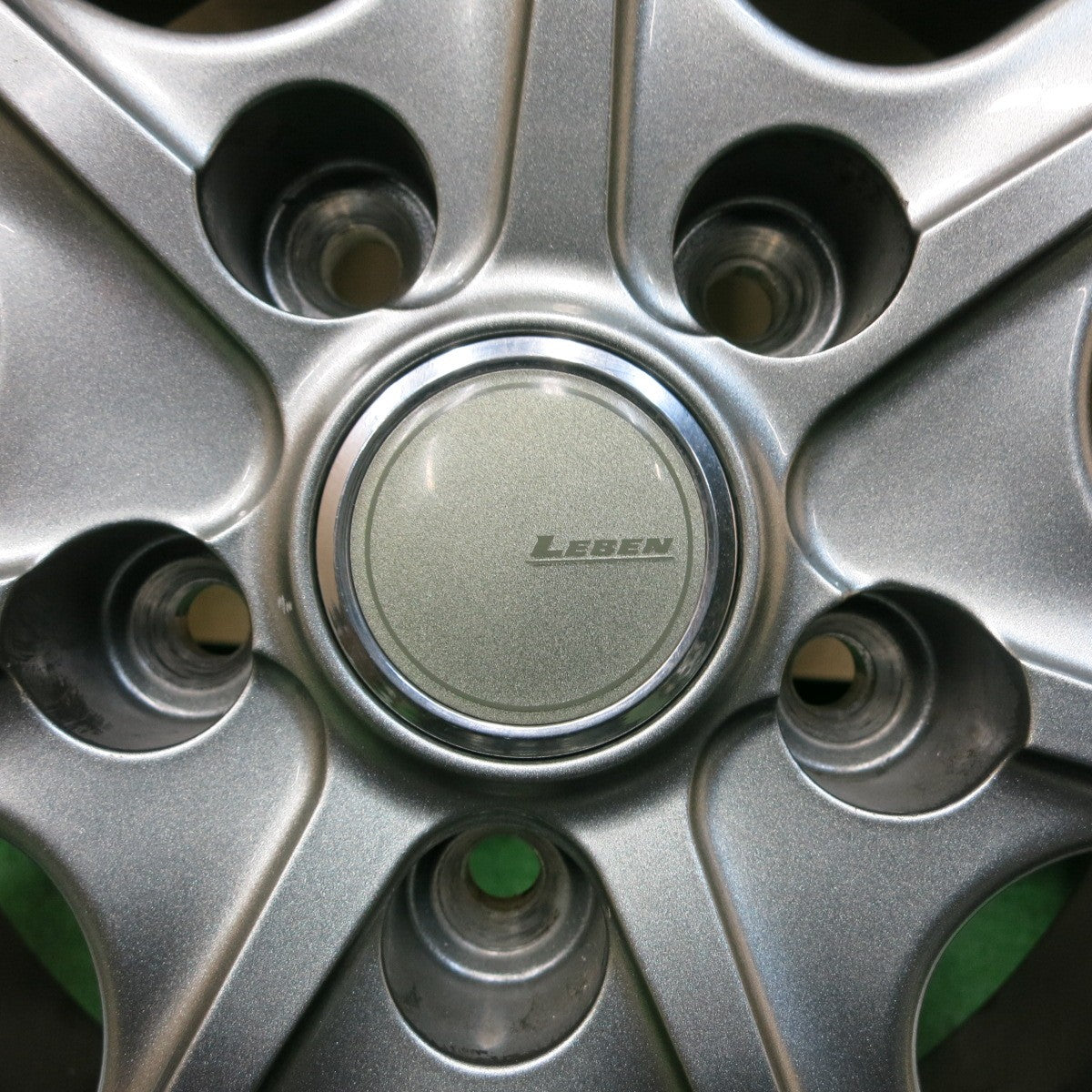 [送料無料] バリ溝！22年！キレイ！9.5分以上★スタッドレス 205/60R16 オートバックス ノーストレック N5 LEBEN レーベン 16インチ PCD114.3/5H★4100208SYス