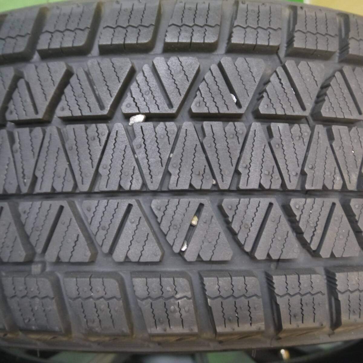 バリ溝！23年！キレイ！ほぼ10分★スタッドレス 225/60R18 ブリヂストン ブリザック DM-V3 JOKER ジョーカー 18インチ PCD114.3/5H★5021204Hス
