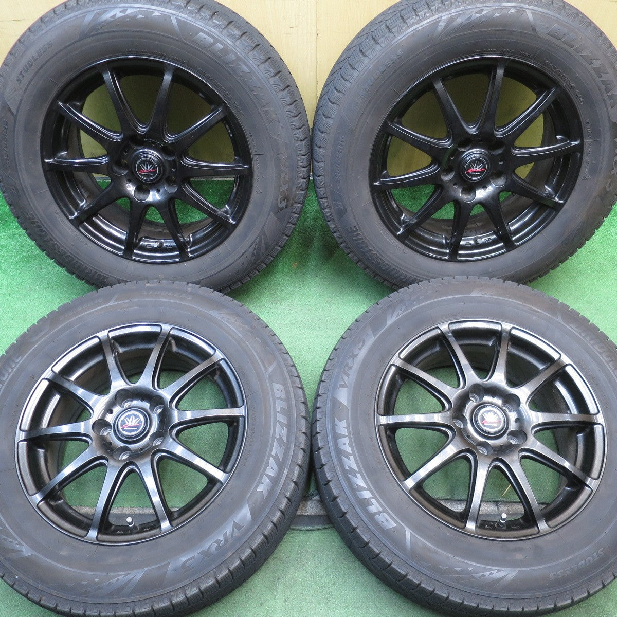 キレイ◎LOXARNY SPORT 215/65R16 スタッドレス ブリヂストン ブリザック VRX3 ロクサーニ スポーツ 16インチ PCD114.3/5H◎6082808NJス