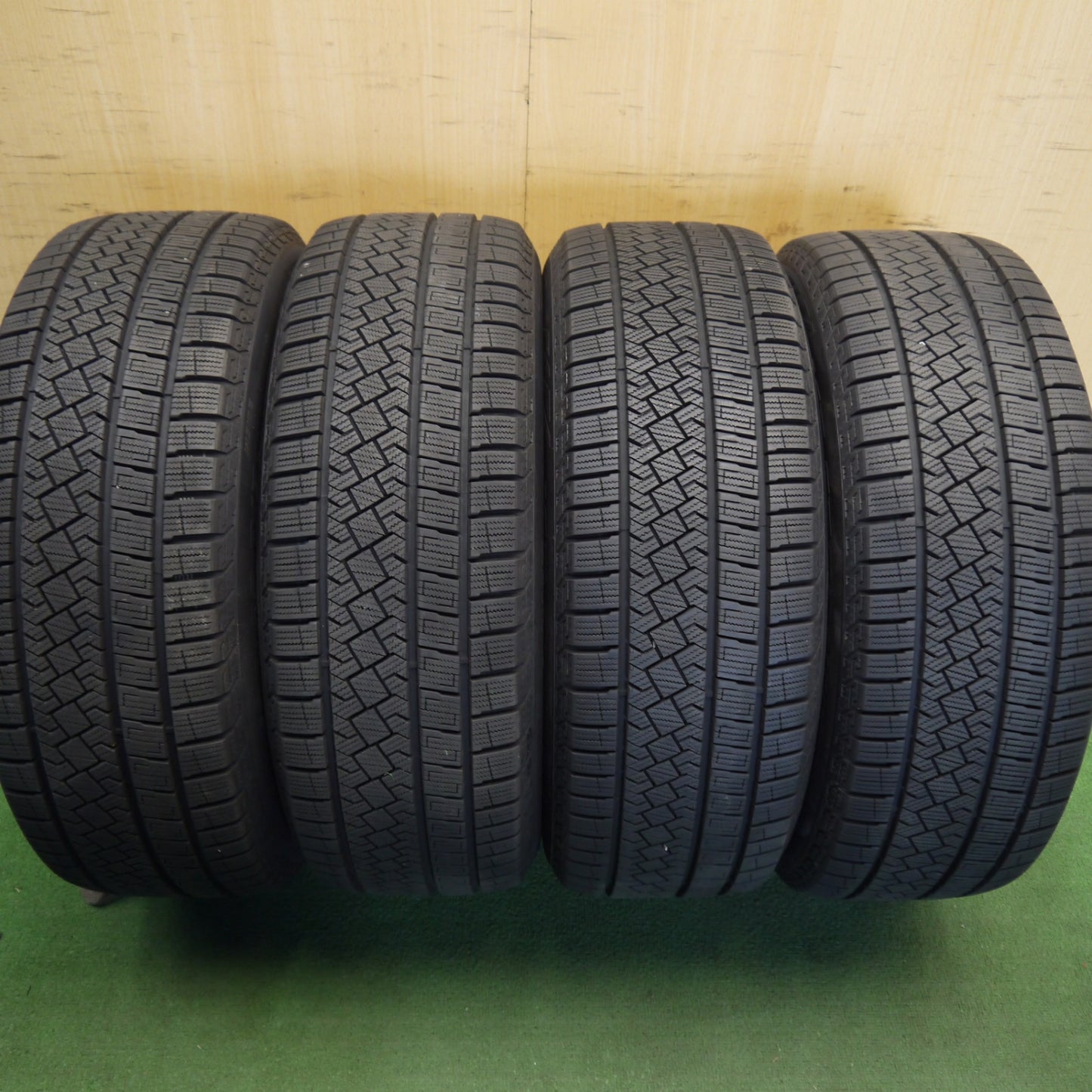 バリ溝！23年！キレイ！9.5分以上★ベンツ Vクラス W447 EQV 等 純正 225/55R17 スタッドレス ピレリ アイスゼロ アシンメトリコ 17インチ PCD112/5H★6060906Hス