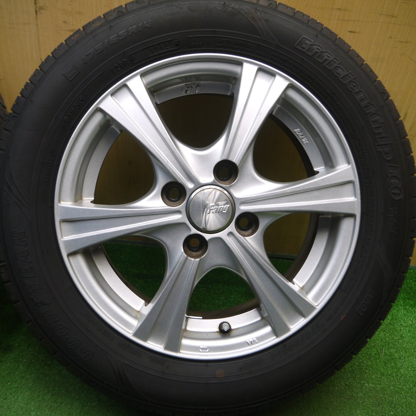 [送料無料] バリ溝！23年！9.5分★175/65R14 グッドイヤー EfficientGrip ECO hybrid Fang ファング 14インチ PCD100/4H★5020403Hノ