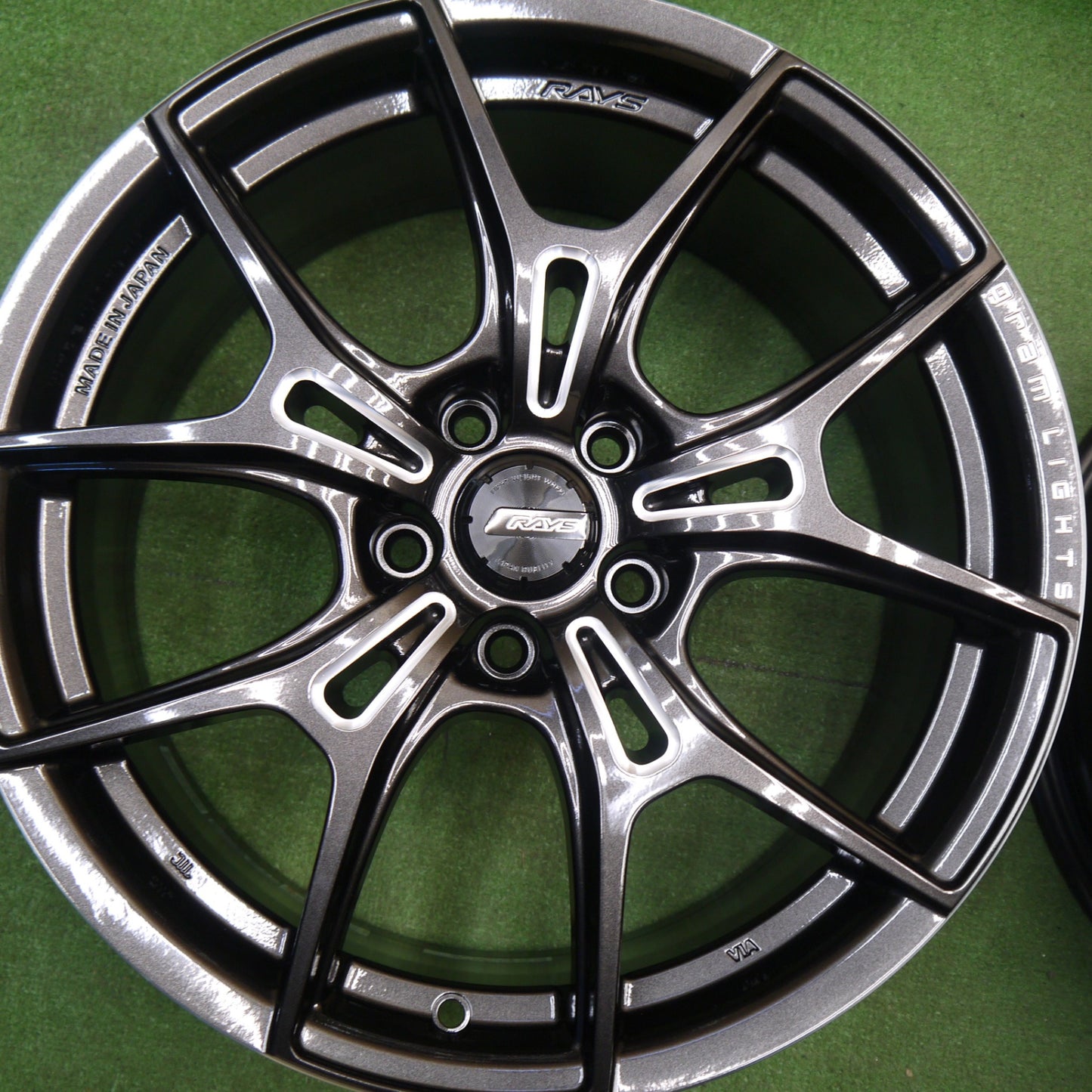 未使用！付属品付き★RAYS gram LIGHTS 57FXZ 18インチ ホイール レイズ グラムライツ 18×7.5J PCD114.3/5H★6020905Hホ