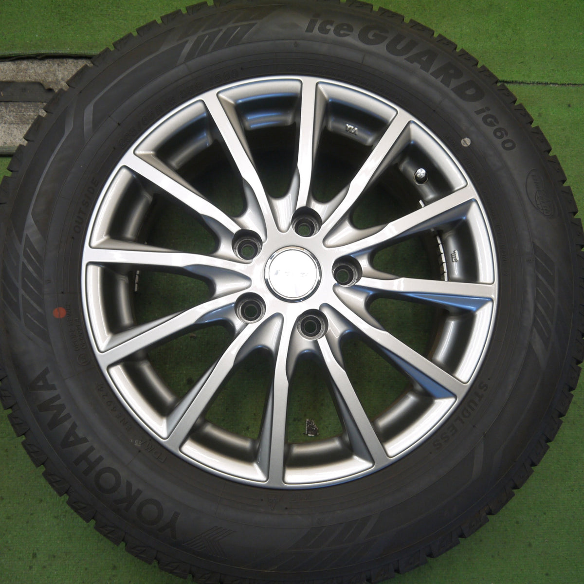 バリ溝！24年！キレイ！9分◎スタッドレス 205/65R16 ヨコハマ アイスガード iG60 LEBEN レーベン 16インチ PCD114.3/5H◎6090703Hス