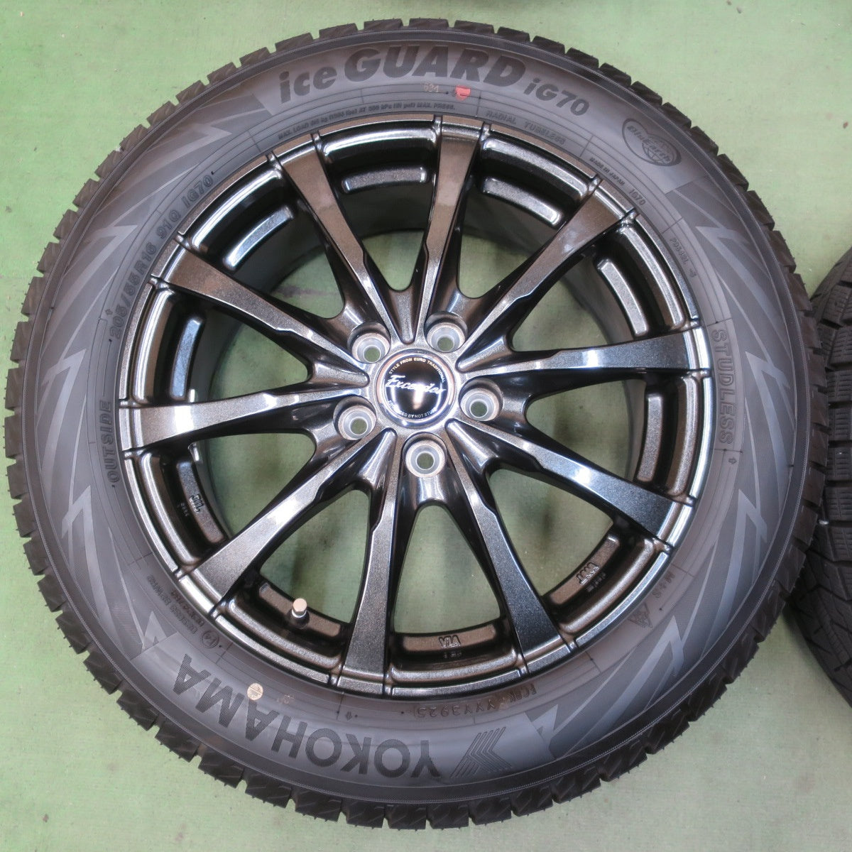 バリ溝！25年！美品！ほぼ10分◎86 BRZ 等 205/55R16 スタッドレス ヨコハマ アイスガード iG70 Exceeder エクシーダー 16インチ PCD100/5H◎6100605イス