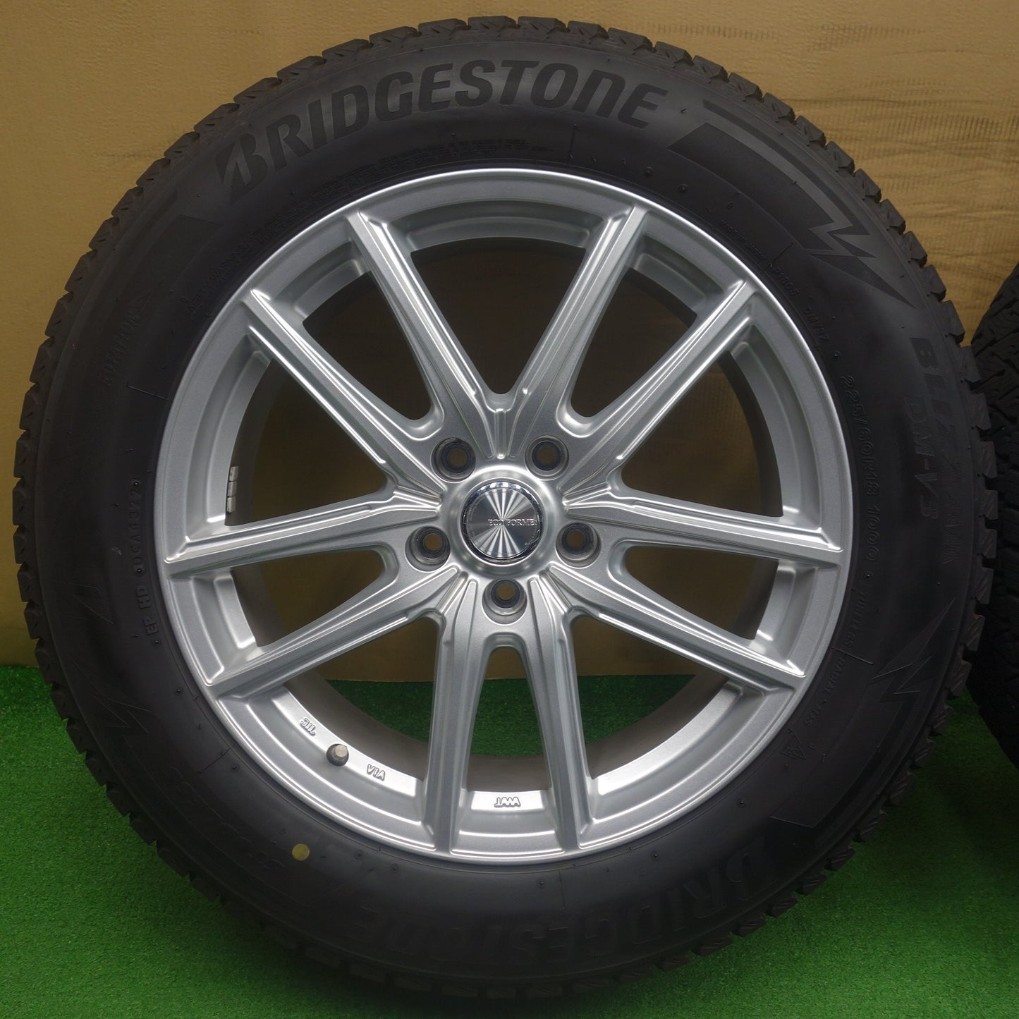 バリ溝！22年！キレイ！9分◎スタッドレス 225/60R18 ブリヂストン ブリザック DM-V3 ECO FORME SE-20 エコフォルム 18インチ PCD114.3/5H◎6070401KTス