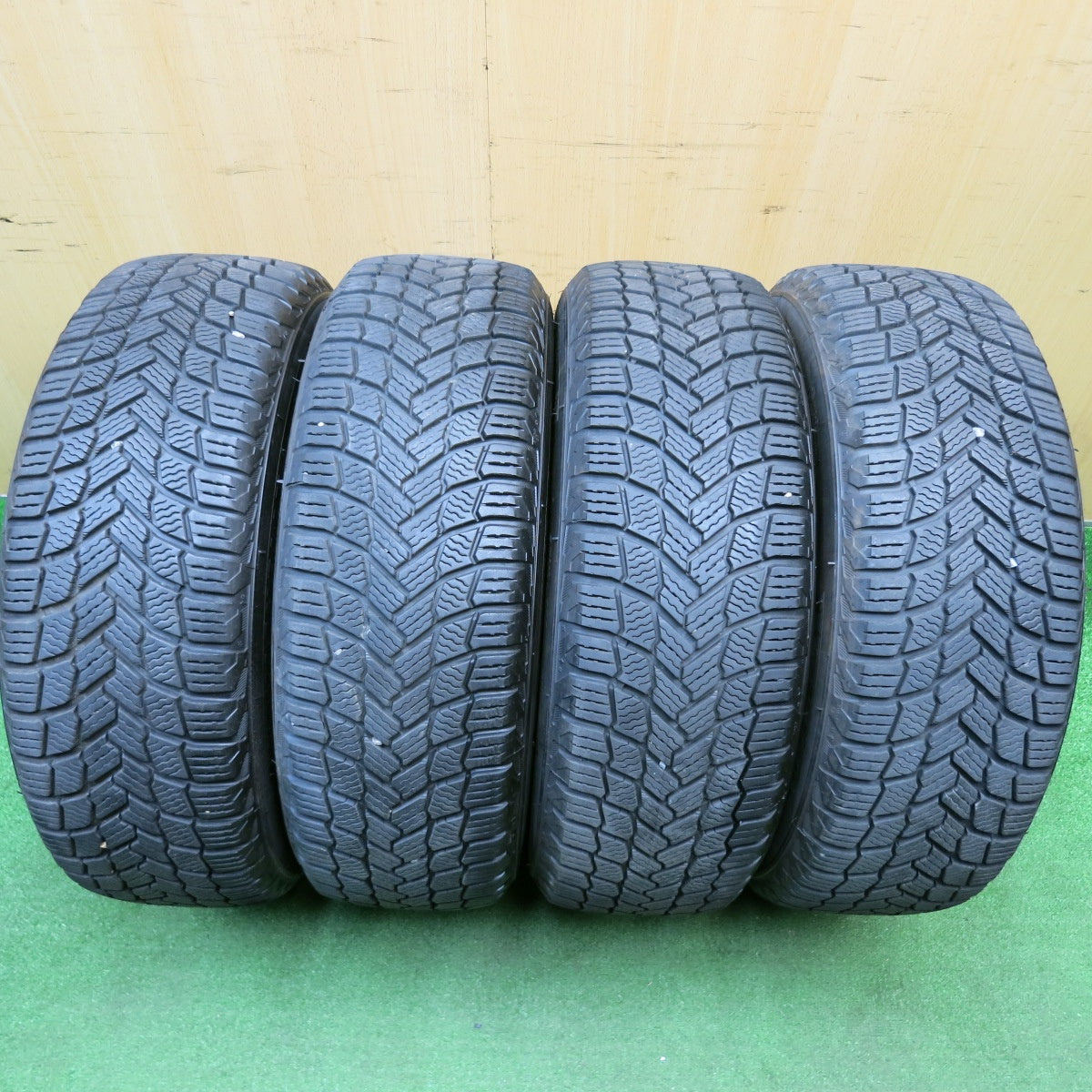 バリ溝！キレイ！8.5分★スタッドレス 195/65R15 ミシュラン X-ICE SNOW ESTROSA エステローザ 15インチ PCD114.3/5H★6010310HAス