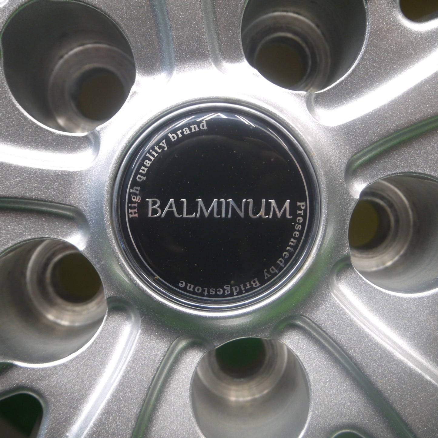 *送料無料* バリ溝！21年！キレイ！8.5分★スタッドレス 215/65R16 ブリヂストン ブリザック VRX2 BALMINUM バルミナ 16インチ PCD114.3/5H★4081905Hス