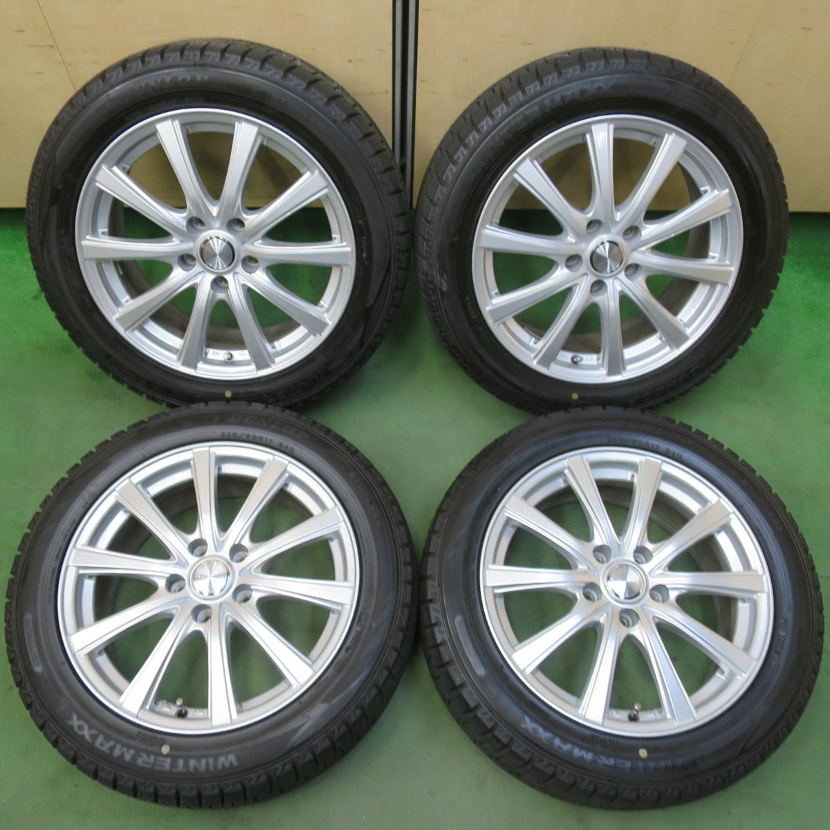 バリ溝！24年！キレイ！9.5分★スタッドレス 225/50R17 ダンロップ ウインターマックス WM02 AZ Sports AZスポーツ 17インチ PCD114.3/5H★5110712イス