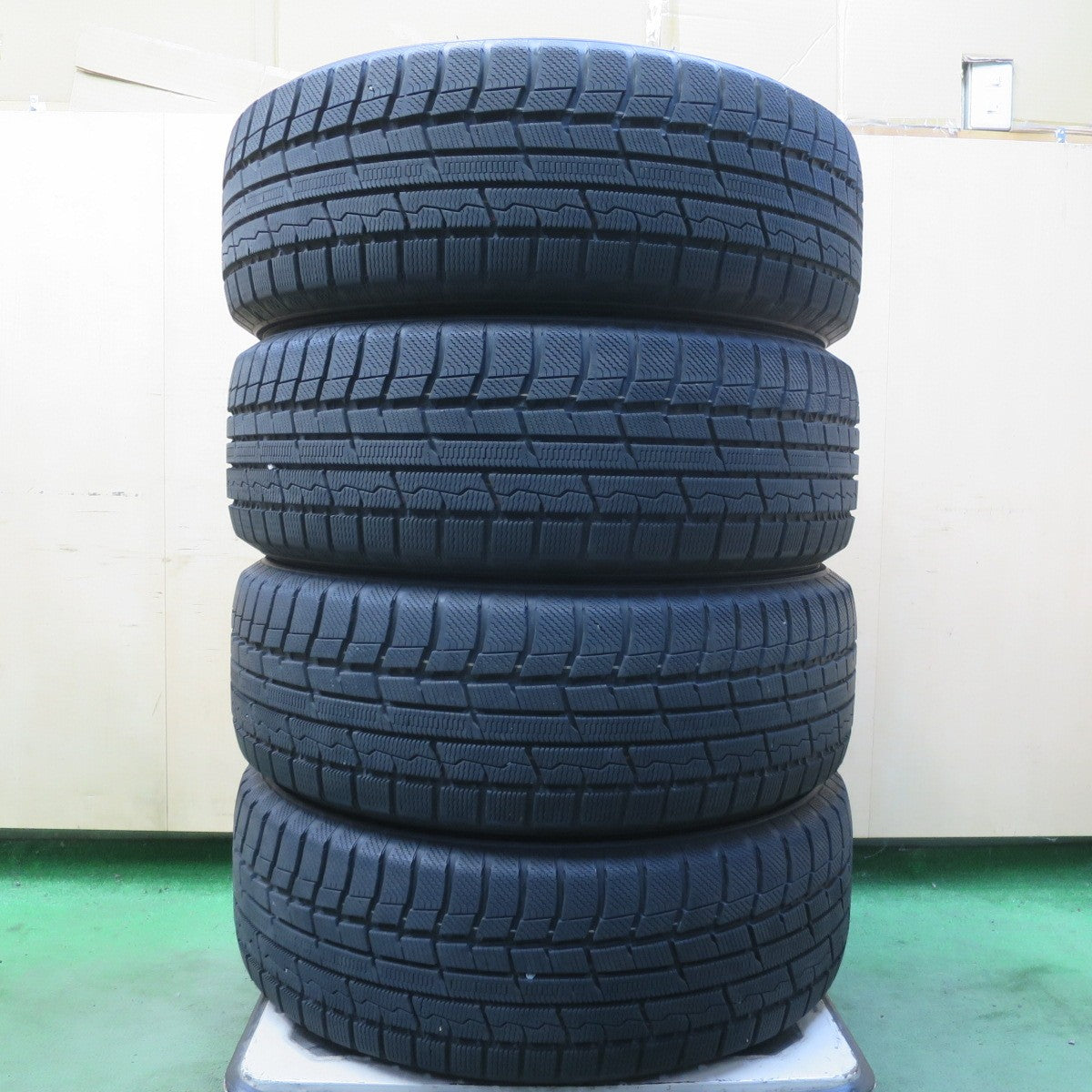 バリ溝！22年！9.5分★スタッドレス 225/60R17 トーヨー ウインター トランパス TX タイヤ 17インチ XV フォレスター アウトバック 等★6071408イスタ