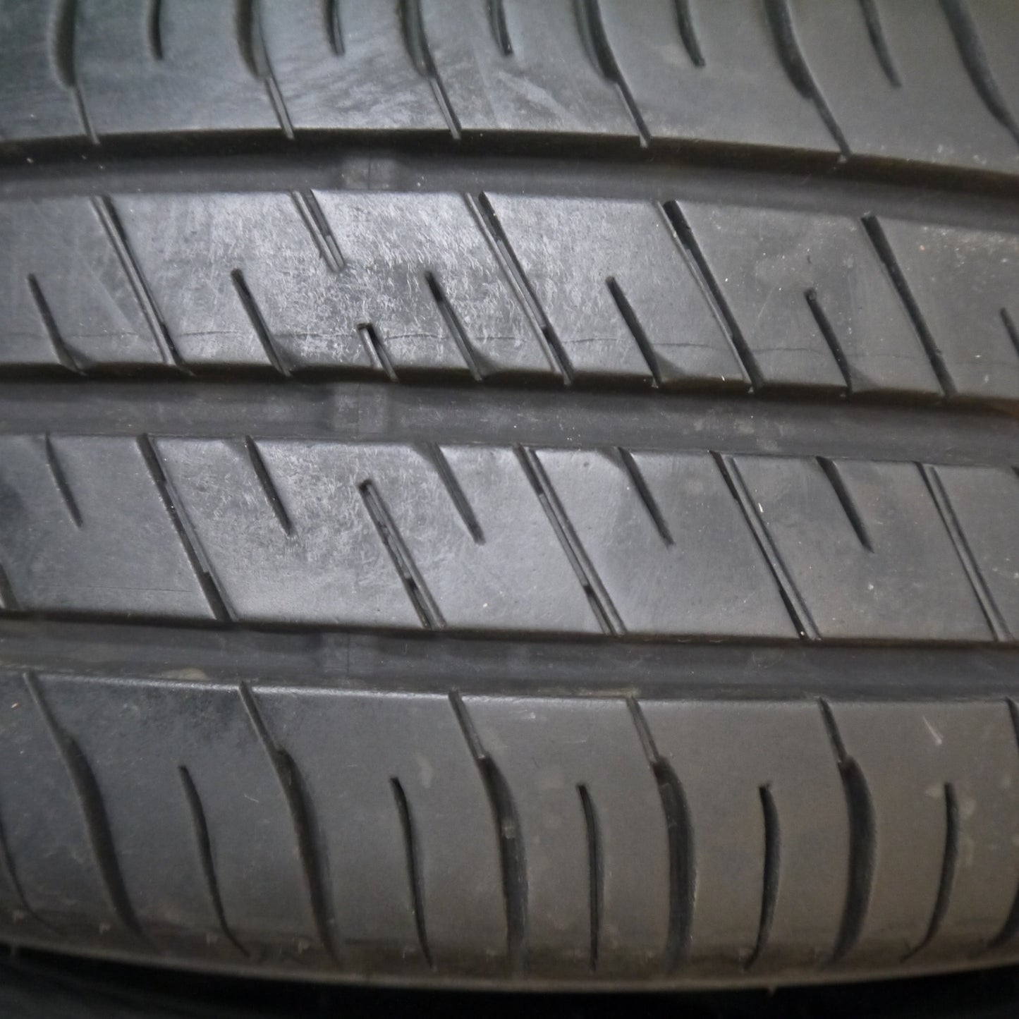 バリ溝！23年！9.5分★185/60R15 グッドイヤー EfficientGrip ECO EG02 エフィシエントグリップ エコ タイヤ 15インチ シエンタ アクア ヤリス 等★5121904Hノタ