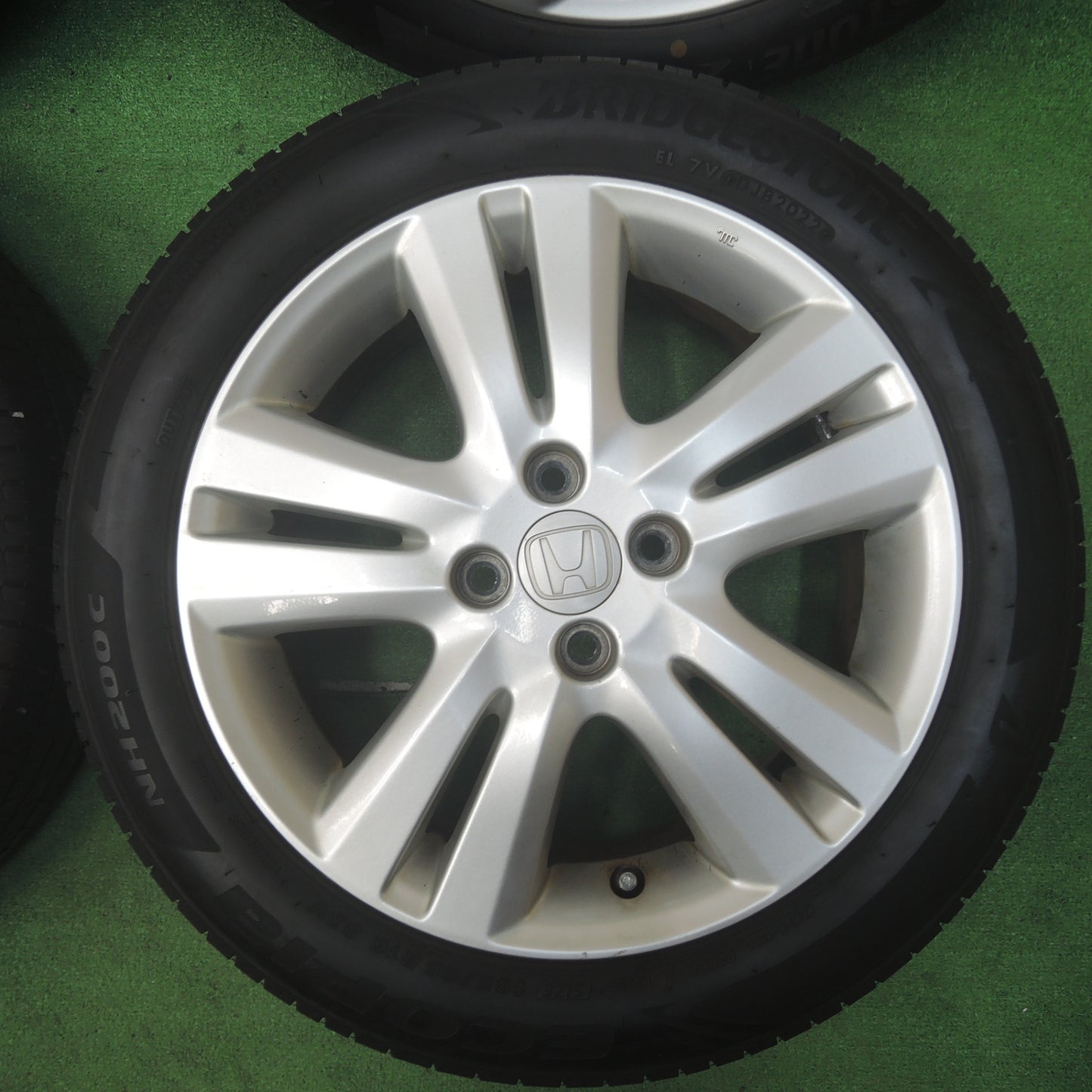 *送料無料* バリ溝！22年！9.5分★ホンダ フィット 純正 185/55R16 ブリヂストン エコピア NH200C 16インチ PCD100/4H★4033002SYノ