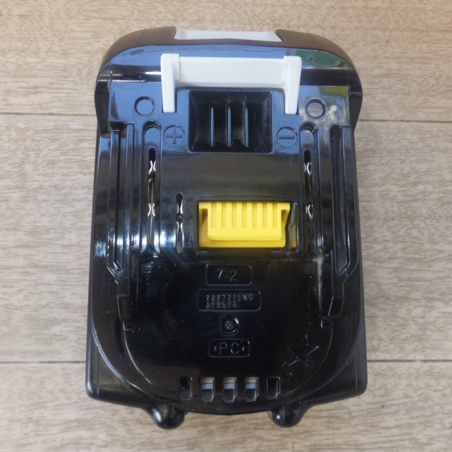 [送料無料] 美品★マキタ makita バッテリ BL1830B　DC18V 3.0Ah 54Wh　Li-ion 20(1)★