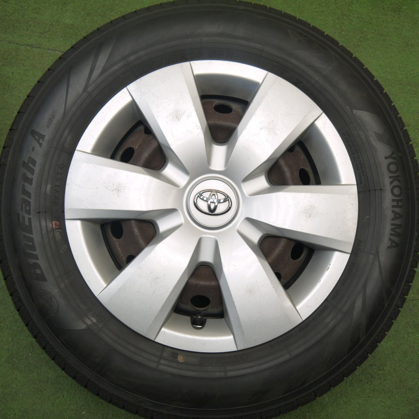 超バリ溝！24年！ほぼ10分★トヨタ カローラ アクシオ 純正 スチール 185/70R14 ヨコハマ BluEarth-A AE50 14インチ ブルーアース PCD100/4H★6022002Hノ