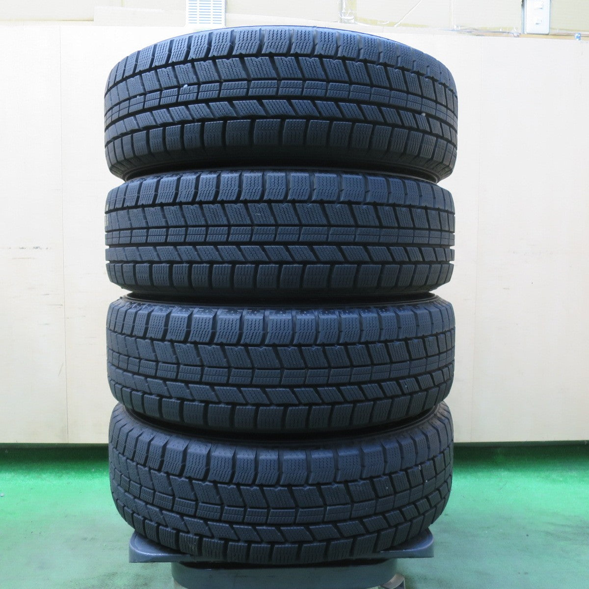 超バリ溝！23年！キレイ！ほぼ10分★スタッドレス 175/65R15 オートバックス ノーストレック N5 LEBEN レーベン 15インチ PCD100/4H★5102405イス