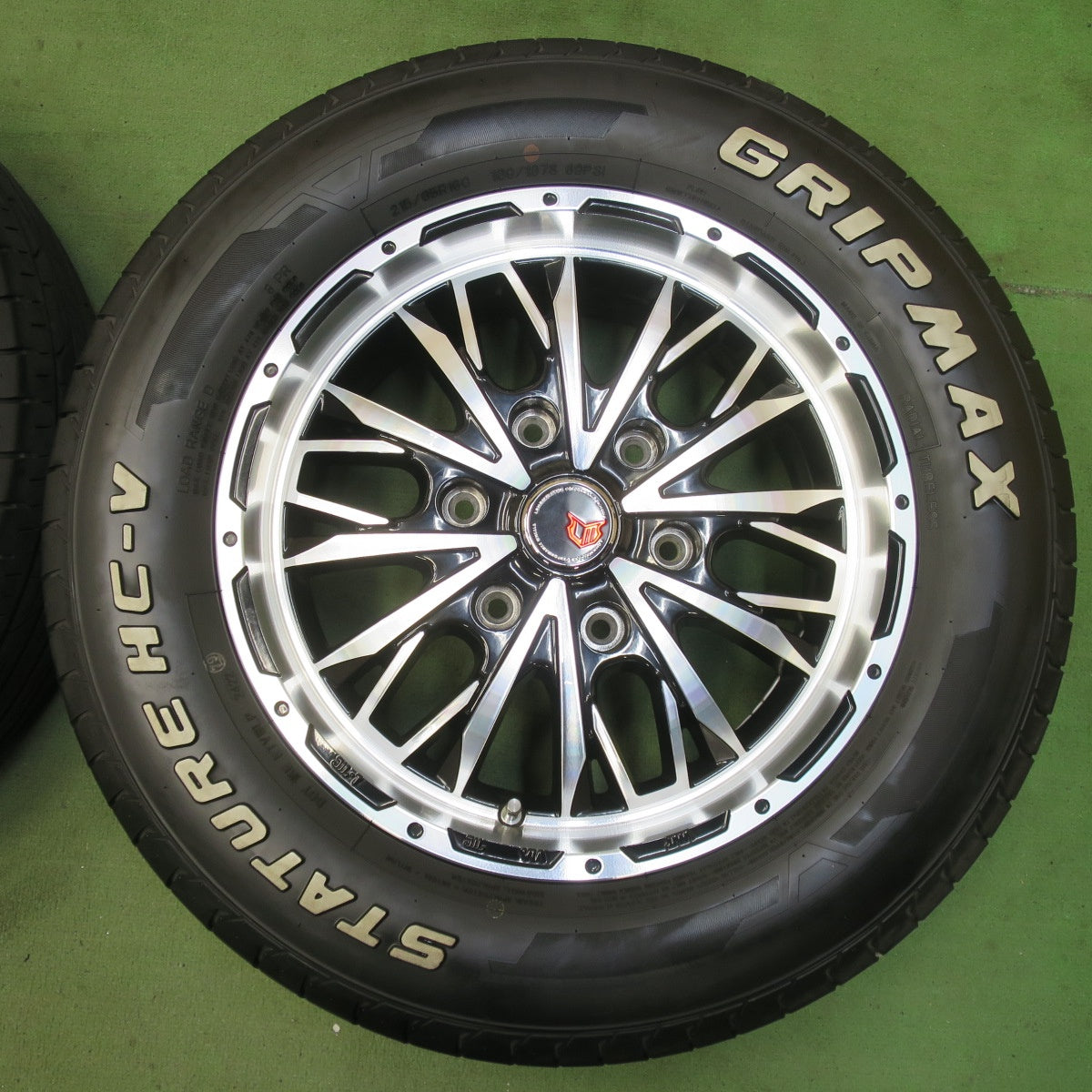 バリ溝！22年！キレイ！9分★LEHRMEISTER LMG VASTIA 215/65R16 グリップマックス STATURE HC-V ホワイトレター レアマイスター ヴァスティア PCD139.7/6H★5103012イノ