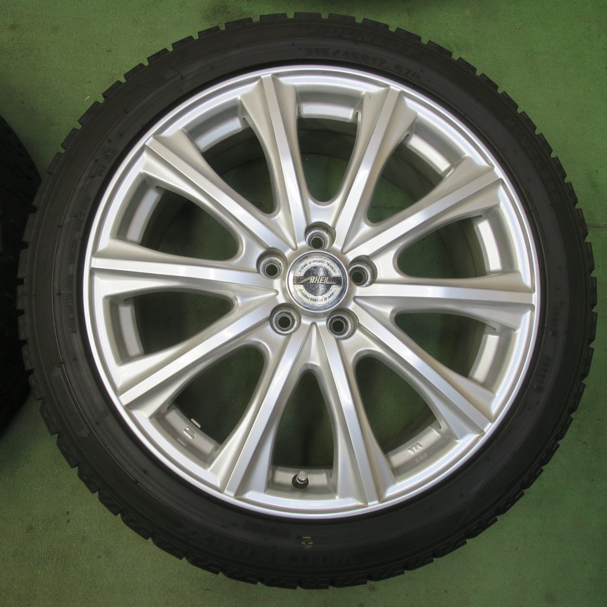 バリ溝！9分★86 BRZ 等 215/45R17 スタッドレス ダンロップ ウインターマックス WM02 AXEL アクセル 17インチ PCD100/5H★6052711イス