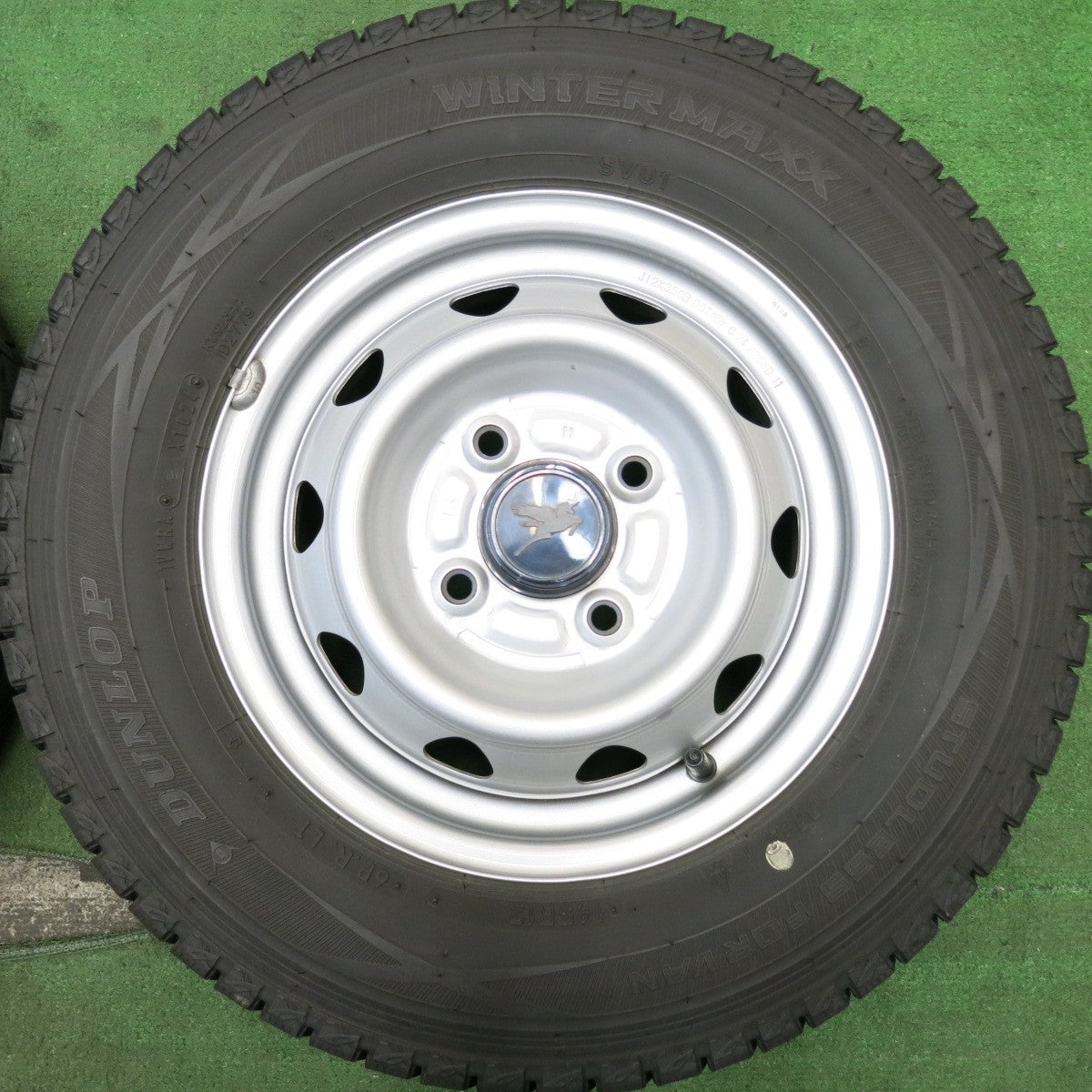 バリ溝！24年！キレイ！ほぼ10分★スタッドレス 145R12 6PR ダンロップ ウインターマックス SV01 スチール ホイール 12インチ PCD100/4H★5053112HAス