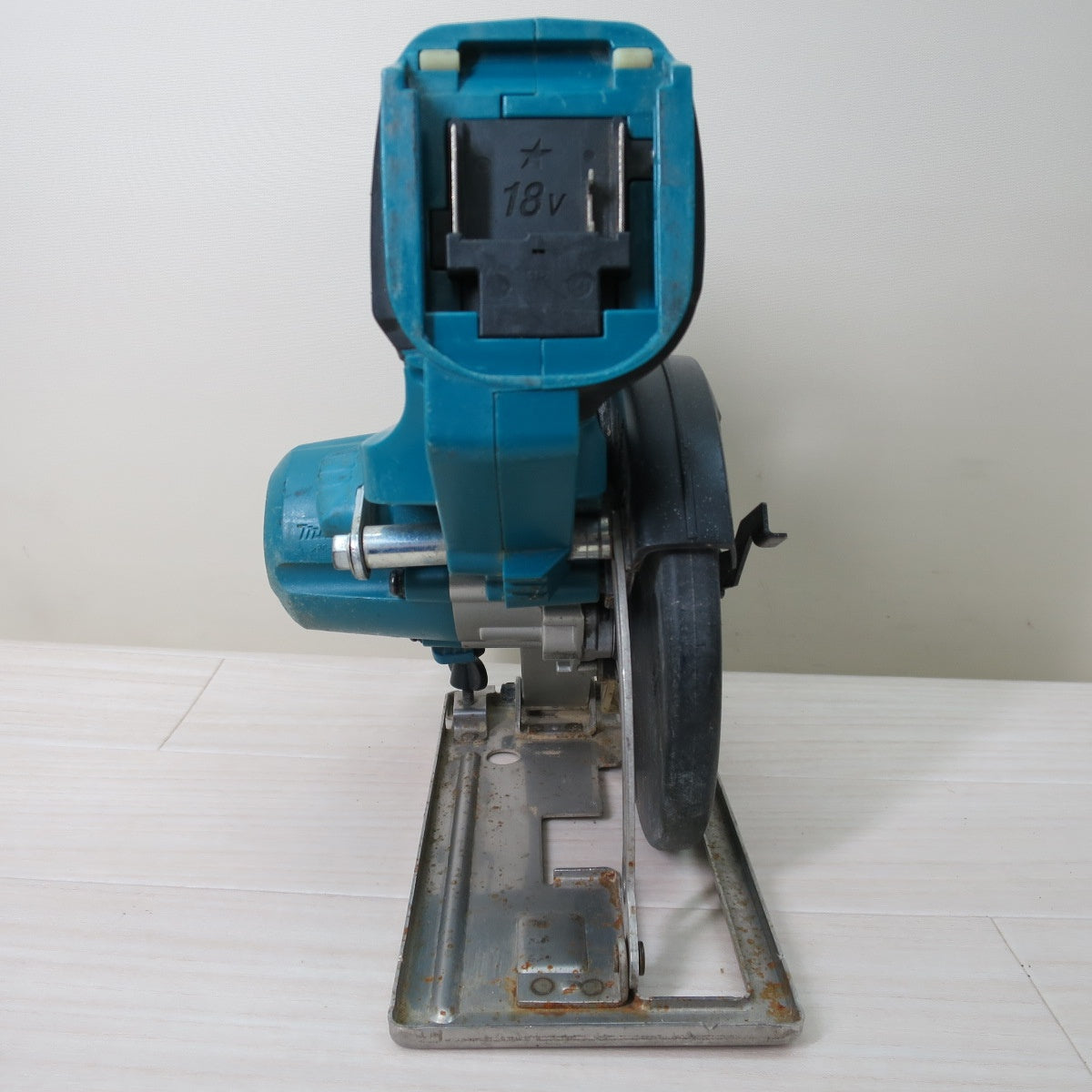 [送料無料] ☆マキタ 150mm 充電式 チップソー カッター CS551D 電動 工具 切断機 18V makita 本体のみ☆