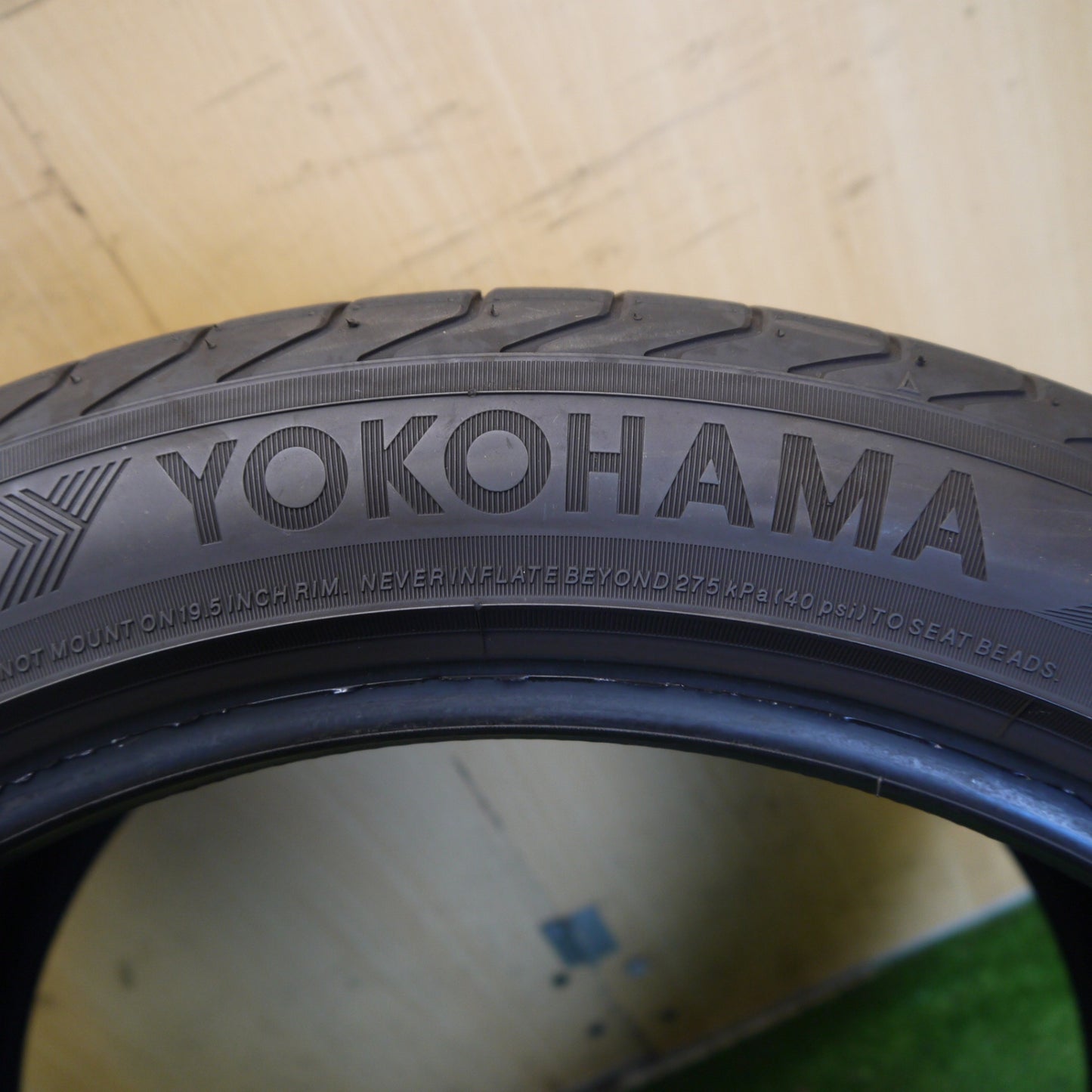 1本価格！26年◎295/35R19 ヨコハマ アドバン スポーツ V105 NO タイヤ 19インチ ポルシェ 911 991 カレラ 等◎6082104Hノタ