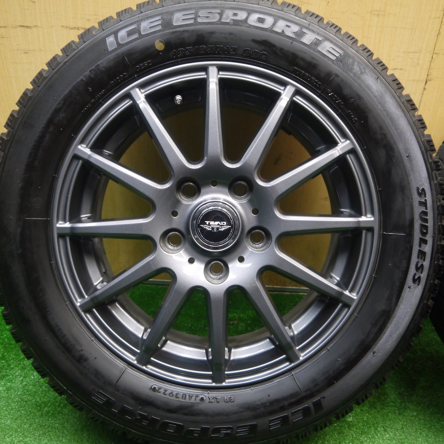 キレイ！22年★スタッドレス 185/65R15 アイスエスポルテ TEAD テッド 15インチ PCD114.3/5H★5122402Hス
