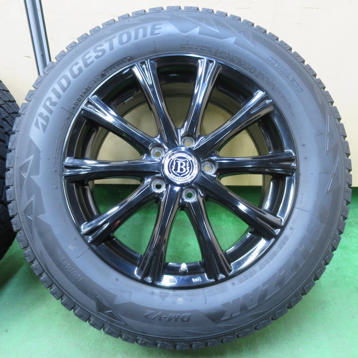 キレイ★スタッドレス 225/65R17 ブリヂストン ブリザック DM-V2 BRANDLE-LINE ブランドル ライン PCD114.3/5H★5011007イス