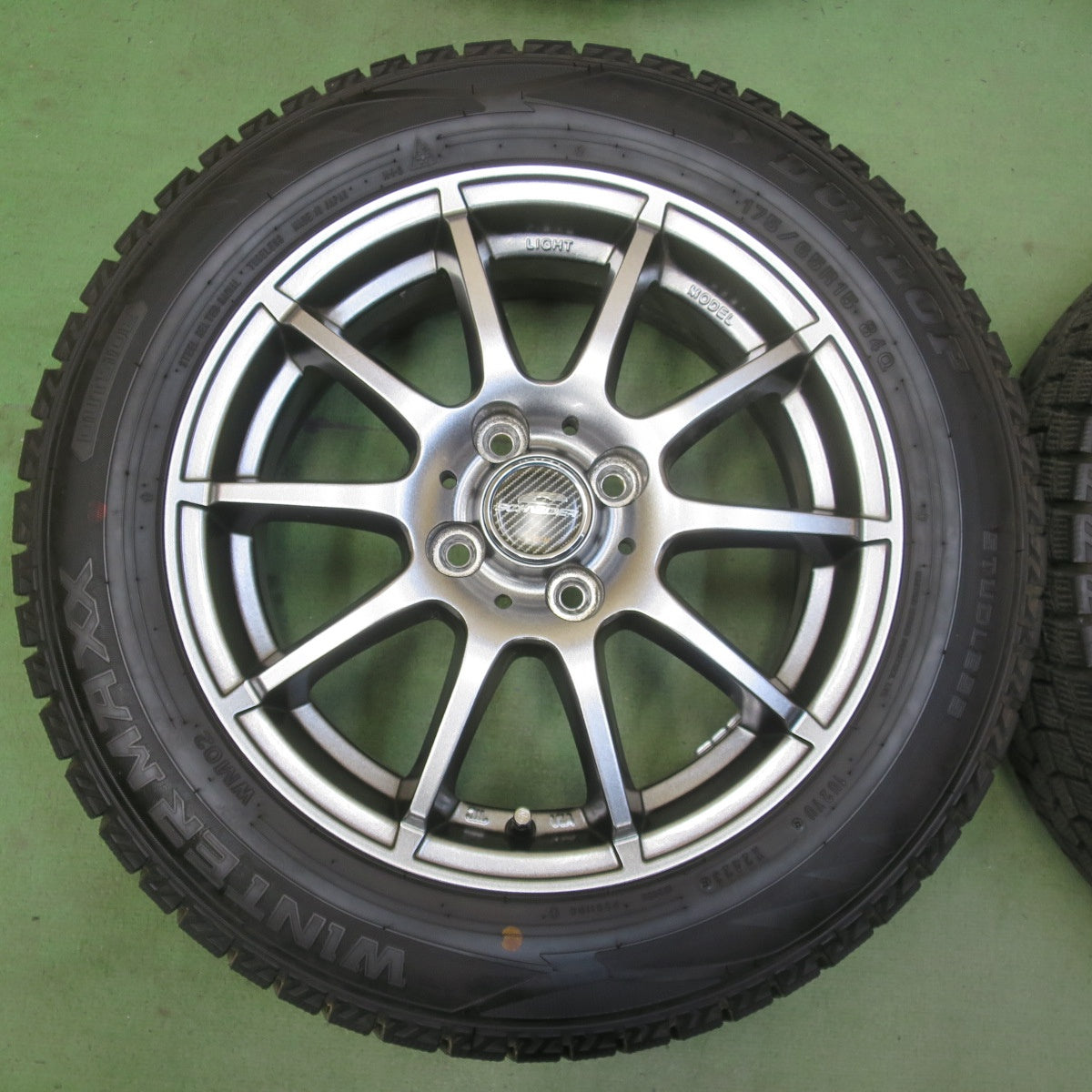 バリ溝！23年！キレイ！9.5分★スタッドレス 175/65R15 ダンロップ ウインターマックス WM02 SCHNEIDER シュナイダー 15インチ PCD100/4H★6052603イス