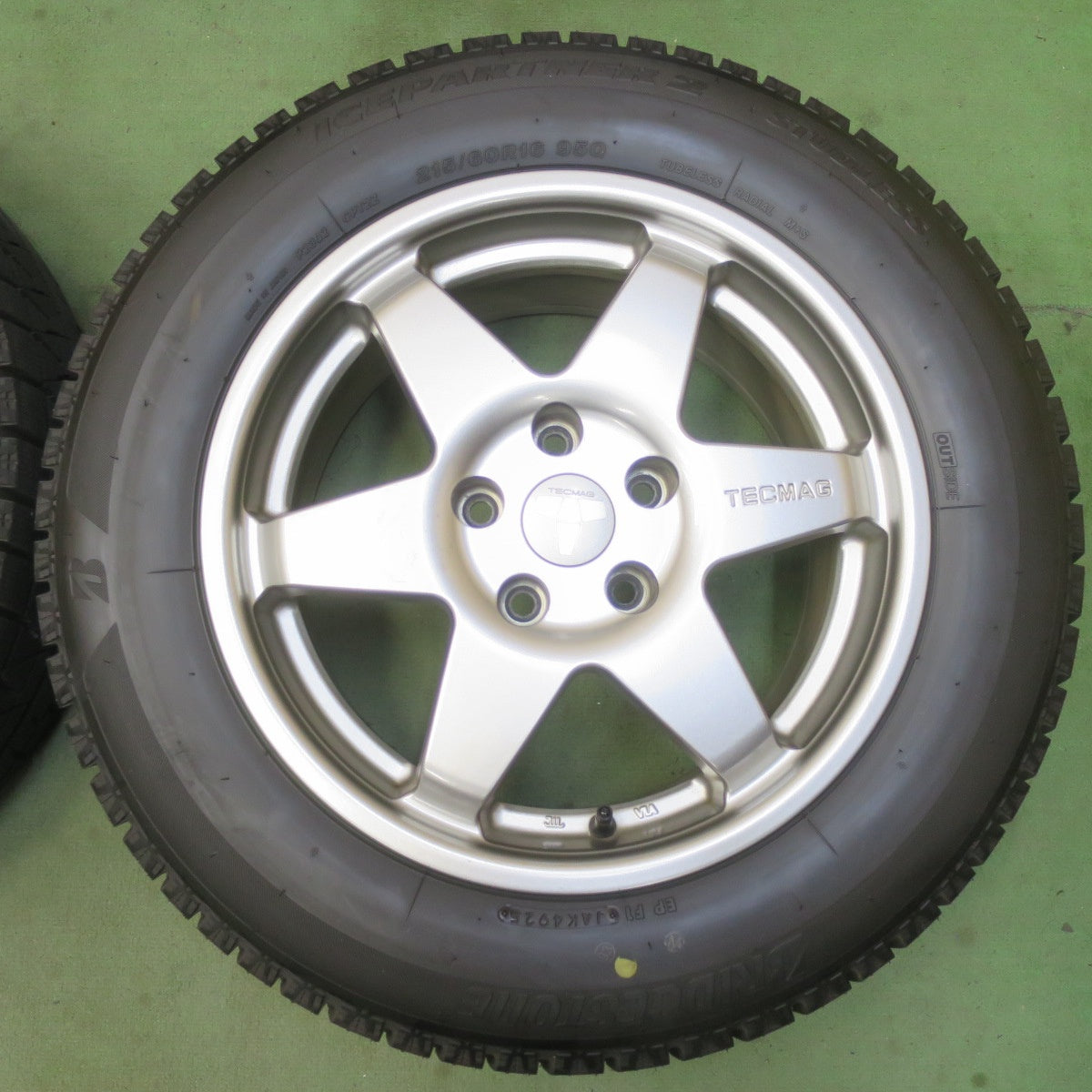バリ溝！25年！ほぼ10分★ワーゲン 等 TECMAG Type 206R 215/60R16 スタッドレス ブリヂストン アイスパートナー2 テクマグ 16インチ PCD112/5H★6060602イス
