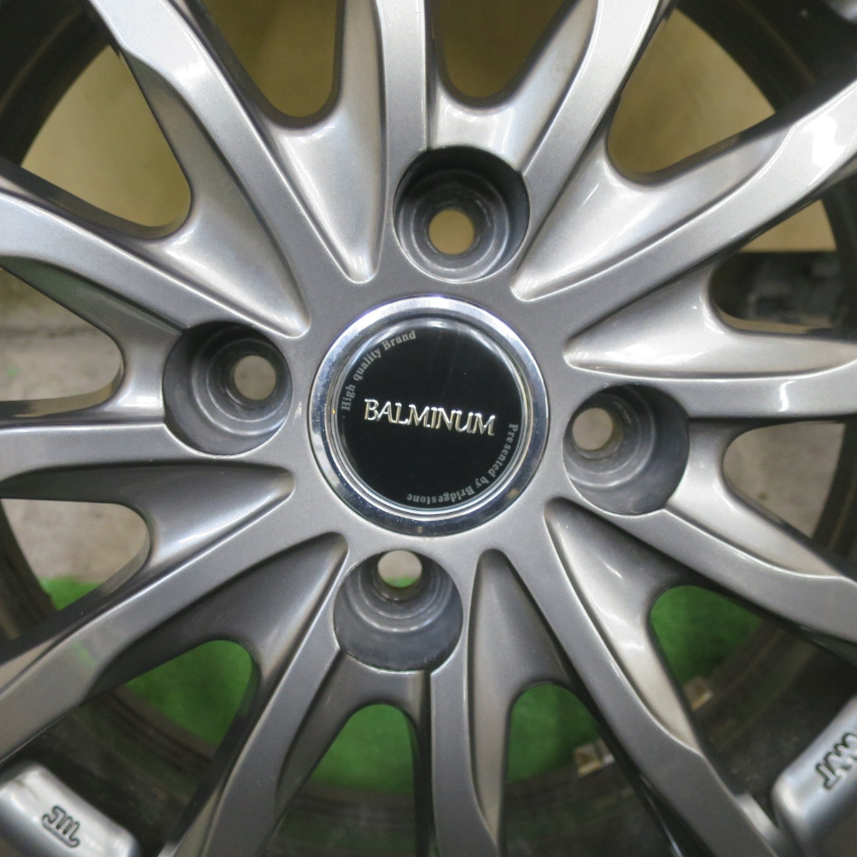 バリ溝！22年！キレイ！8.5分★スタッドレス 175/65R15 ブリヂストン ブリザック VRX3 BALMINUM AR12 バルミナ 15インチ PCD100/4H★6021102TTス