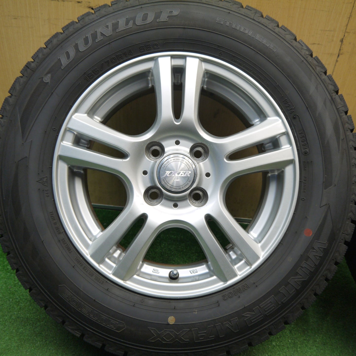 バリ溝！24年！キレイ！ほぼ10分★スタッドレス 185/70R14 ダンロップ ウインターマックス WM02 JOKER ジョーカー 14インチ PCD100/4H★6013004Hス