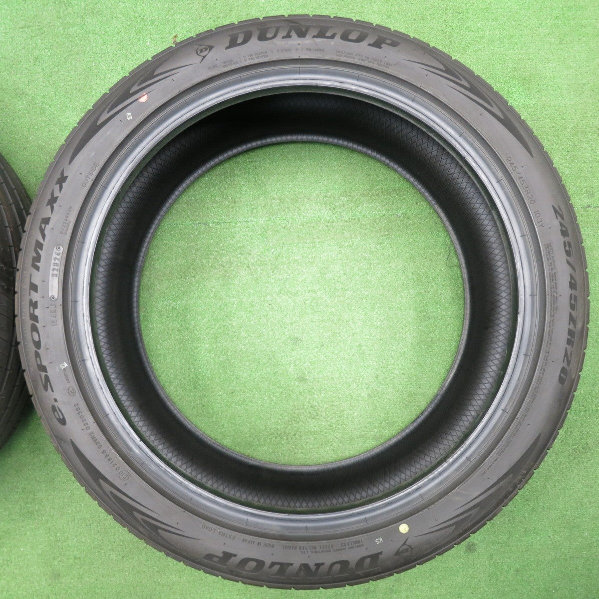 [送料無料] 新車外し！24年★245/45R20 ダンロップ e.SPORTMAXX タイヤ 20インチ eスポーツマックス クラウンセダン ハリアー RAV4 CX-8 CX-5等★5011604NJノタ