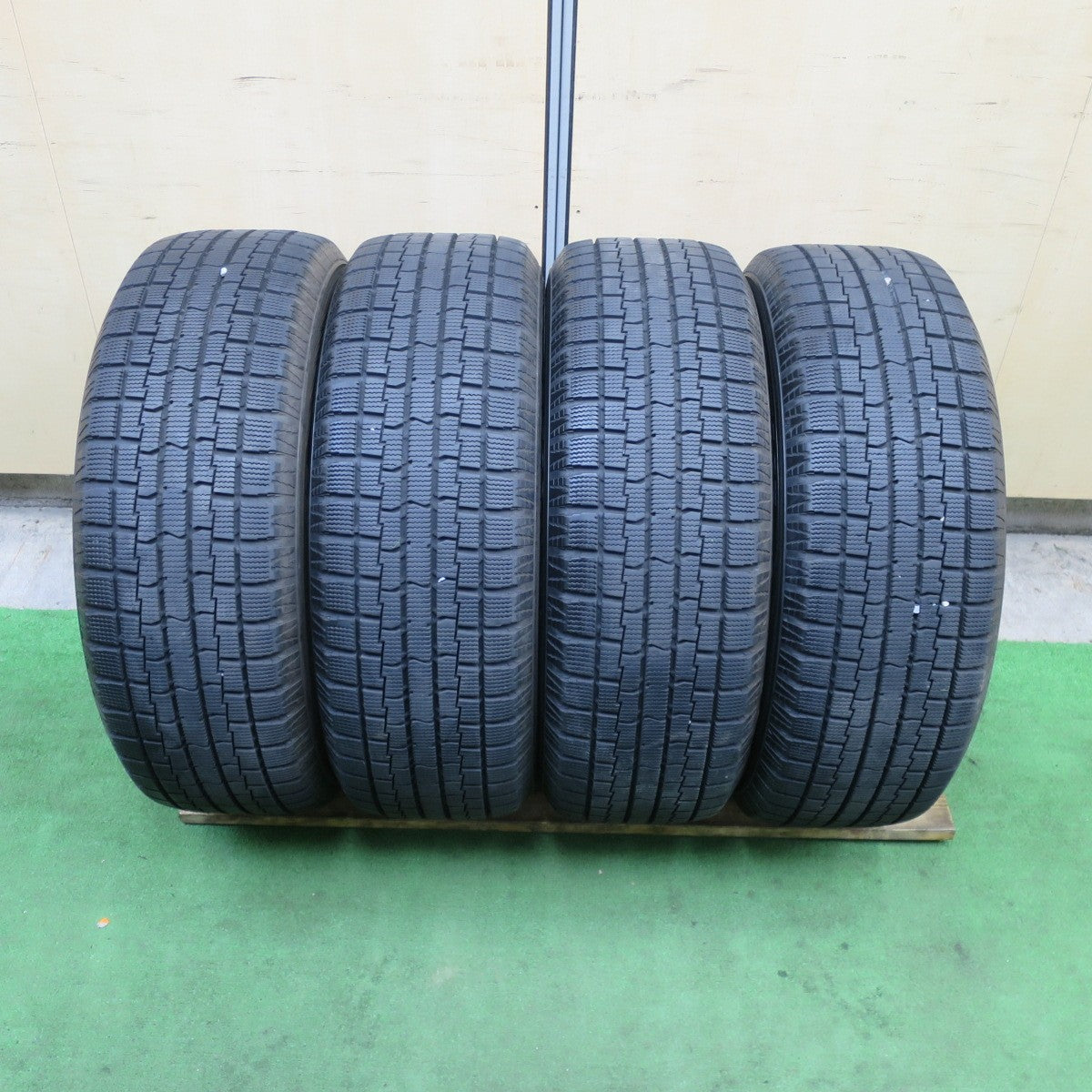 バリ溝！9.5分★スタッドレス 205/60R16 アイスフロンテージ トーヨー製 BROOK ブルック 16インチ PCD114.3/5H★5112209TTス