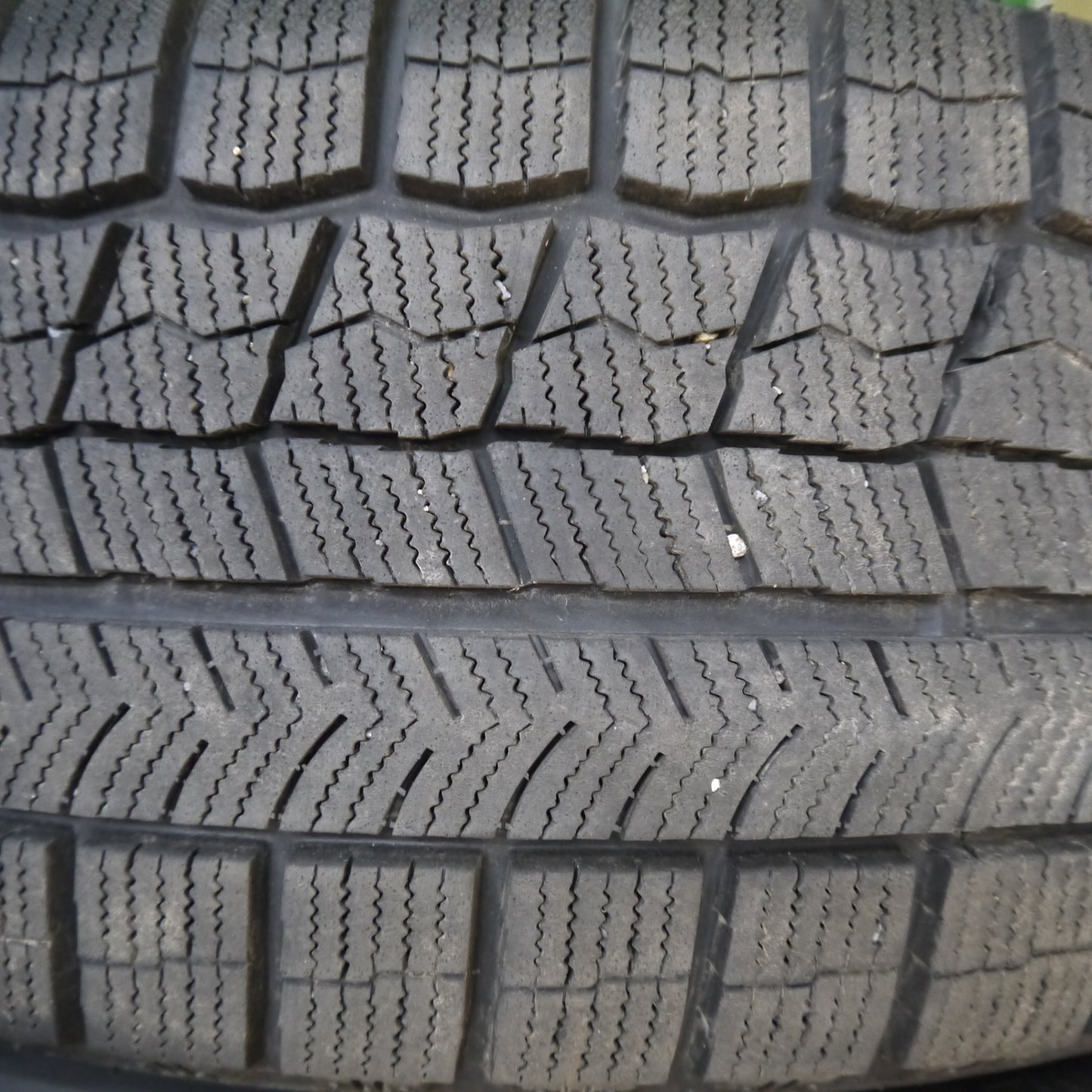 バリ溝！24年！9.5分★プリウス 等 WORK EMOTION 11R 215/40R18 スタッドレス ナンカン WINTERSAF WS-1 ワーク エモーション 18インチ PCD100/5H★6031711Hス