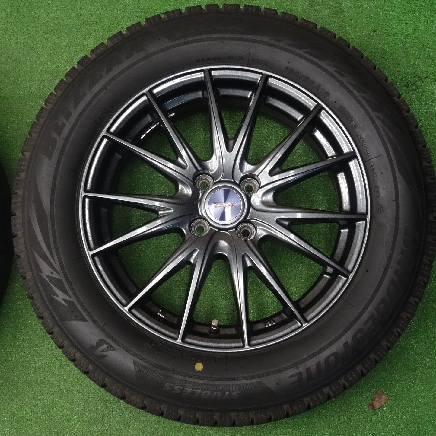 バリ溝！23年！キレイ！9.5分★スタッドレス 195/65R16 ブリヂストン ブリザック VRX2 VELVA SPORTZ ヴェルヴァ 16インチ PCD100/4H★6031901KTス