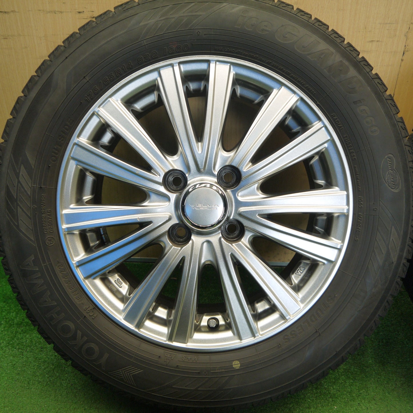 バリ溝！22年！キレイ！8.5分★スタッドレス 175/65R14 ヨコハマ アイスガード iG60 VELVA TESALIA ヴェルヴァ テサリア 14インチ PCD100/4H★6041701Hス